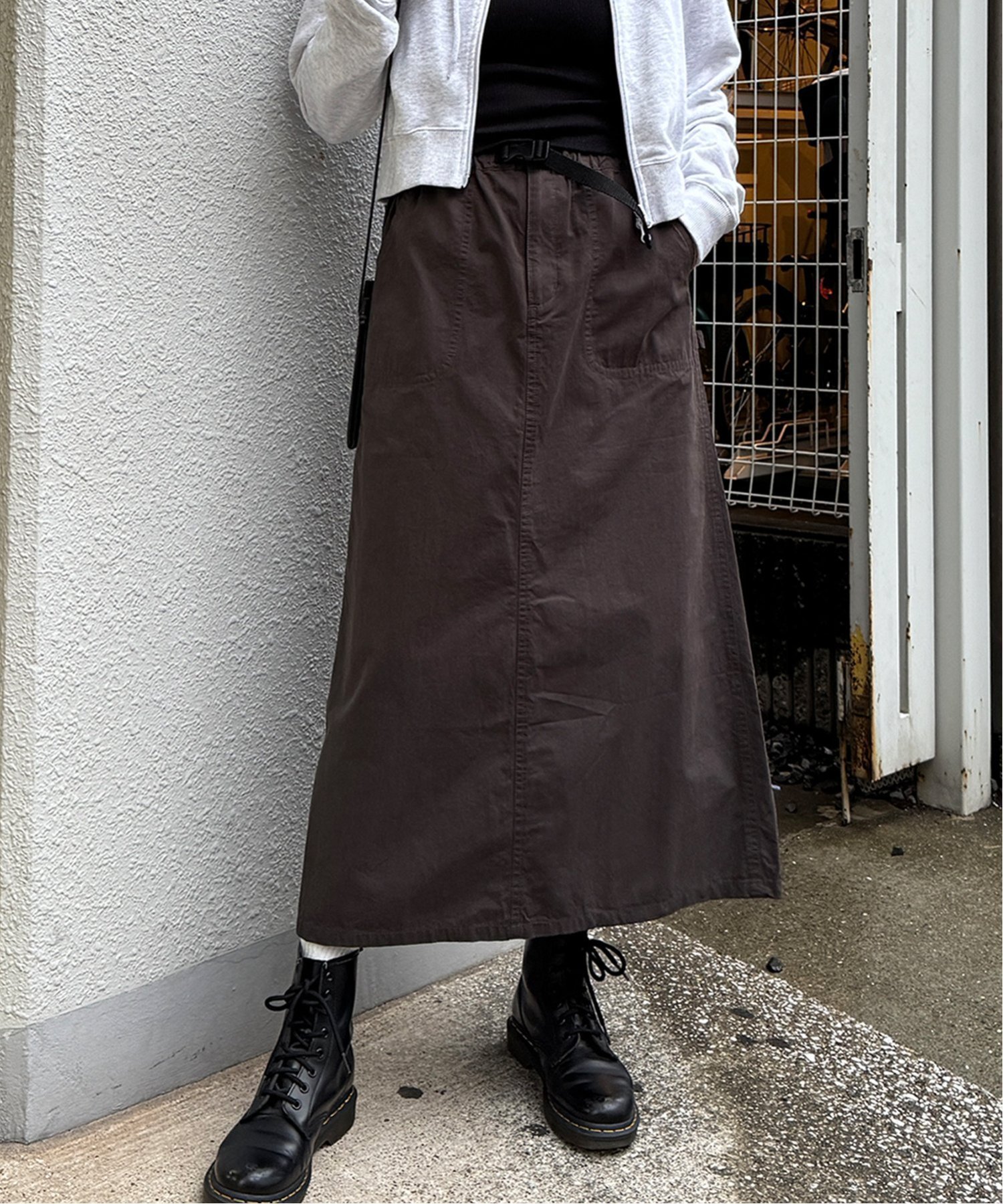 【エルビーシー/LBC】のコットンツイルワークベルトスカート インテリア・キッズ・メンズ・レディースファッション・服の通販 founy(ファニー) ファッション Fashion レディースファッション Fashion for Women スカート Skirts ベルト&ウエストマーク Belts & Waist Accessories スウェット / スエット Sweatshirt, Sweatwear フィット Fit, Slim Fit ワーク Workwear, Utility Style 台形 A-Line, Trapezoid Shape チャコール|ID: prp329100004733582 ipo3291000000034466586