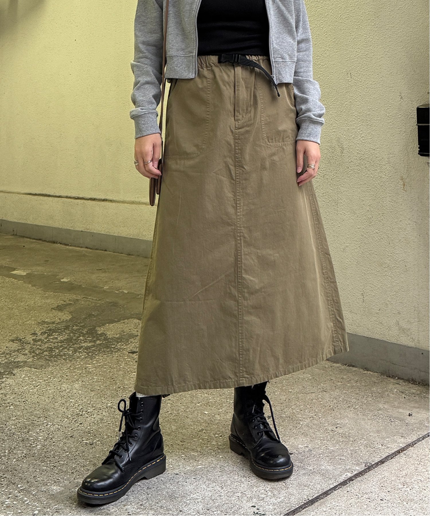 【エルビーシー/LBC】のコットンツイルワークベルトスカート インテリア・キッズ・メンズ・レディースファッション・服の通販 founy(ファニー) ファッション Fashion レディースファッション Fashion for Women スカート Skirts ベルト&ウエストマーク Belts & Waist Accessories スウェット / スエット Sweatshirt, Sweatwear フィット Fit, Slim Fit ワーク Workwear, Utility Style 台形 A-Line, Trapezoid Shape カーキ|ID: prp329100004733582 ipo3291000000034466587