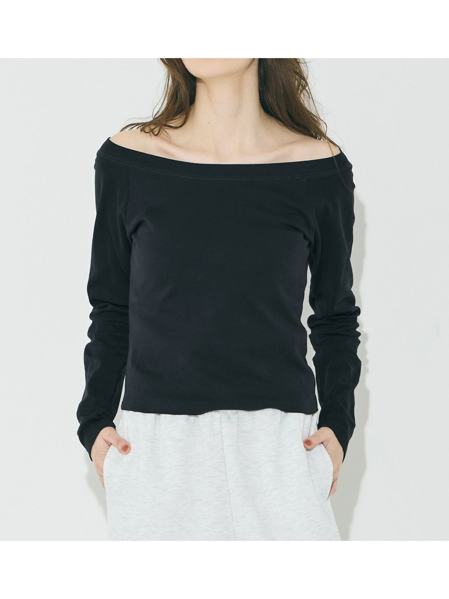 【コカ/COCA】のスムースラグランオフショルダートップス インテリア・キッズ・メンズ・レディースファッション・服の通販 founy(ファニー) ファッション Fashion レディースファッション Fashion for Women トップス・カットソー Cut & Sew Tops オフショルダー トップス Off-Shoulder Tops / Bardot Style Tops カーゴパンツ Cargo Pants, Utility Pants カーディガン Cardigan, Knitwear コンパクト Compact, Small Size シンプル Simple, Minimal ジャケット Jacket, Outerwear スラックス Slacks, Dress Pants スリーブ Sleeve, Long Sleeve / Short Sleeve デニム Denim, Jeans Material なめらか Smooth, Silky Texture フィット Fit, Slim Fit フェミニン Feminine, Girly ボトム Bottoms, Lower Wear ボーダー Border, Stripe ポケット Pocket, Pocket Detail 無地 Plain, Solid Color リラックス Relax, Relaxed Fit ロング Long, Long-Length 2025年 2025 2025-2026秋冬・A/W Autumn/Winter 2025–26 AW25–26 Black|ID: prp329100004733651 ipo3291000000034568681