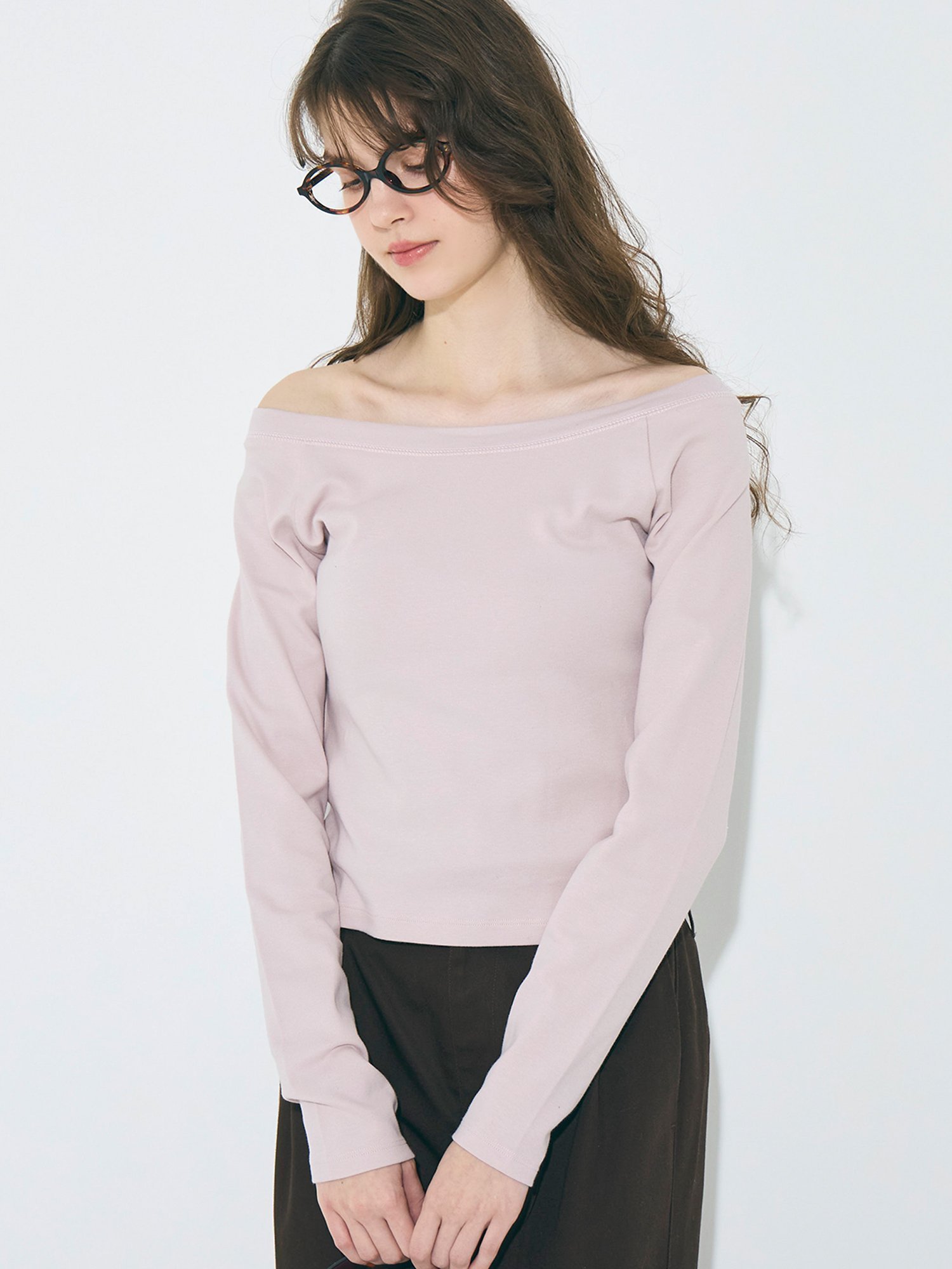 【コカ/COCA】のスムースラグランオフショルダートップス インテリア・キッズ・メンズ・レディースファッション・服の通販 founy(ファニー) ファッション Fashion レディースファッション Fashion for Women トップス・カットソー Cut & Sew Tops オフショルダー トップス Off-Shoulder Tops / Bardot Style Tops カーゴパンツ Cargo Pants, Utility Pants カーディガン Cardigan, Knitwear コンパクト Compact, Small Size シンプル Simple, Minimal ジャケット Jacket, Outerwear スラックス Slacks, Dress Pants スリーブ Sleeve, Long Sleeve / Short Sleeve デニム Denim, Jeans Material なめらか Smooth, Silky Texture フィット Fit, Slim Fit フェミニン Feminine, Girly ボトム Bottoms, Lower Wear ボーダー Border, Stripe ポケット Pocket, Pocket Detail 無地 Plain, Solid Color リラックス Relax, Relaxed Fit ロング Long, Long-Length 2025年 2025 2025-2026秋冬・A/W Autumn/Winter 2025–26 AW25–26 Pink|ID: prp329100004733651 ipo3291000000034568682