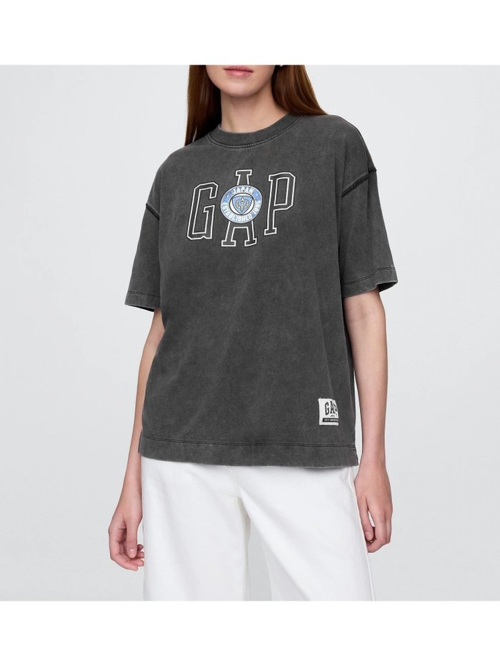 【ギャップ/GAP】の30th アニバーサリー オーバーサイズ GAPロゴTシャツ インテリア・キッズ・メンズ・レディースファッション・服の通販 founy(ファニー) https://founy.com/ ファッション Fashion レディースファッション Fashion for Women トップス・カットソー Cut & Sew Tops シャツ・ブラウス・オフィスカジュアル Elegant Blouses & Button-Ups ロングTシャツ・Tシャツ Longline T-Shirts & Tees おすすめ Recommended / Our Picks グラフィック Graphic, Graphic Design ショルダー Shoulder, Shoulder Strap スタイリッシュ Stylish, Fashionable ダウン Down, Puffer ドロップ Drop Shoulder, Dropped Style フィット Fit, Slim Fit フロント Front, Front Design 半袖 Short Sleeve, Half Sleeve |ID: prp329100004733658 ipo3291000000034266708