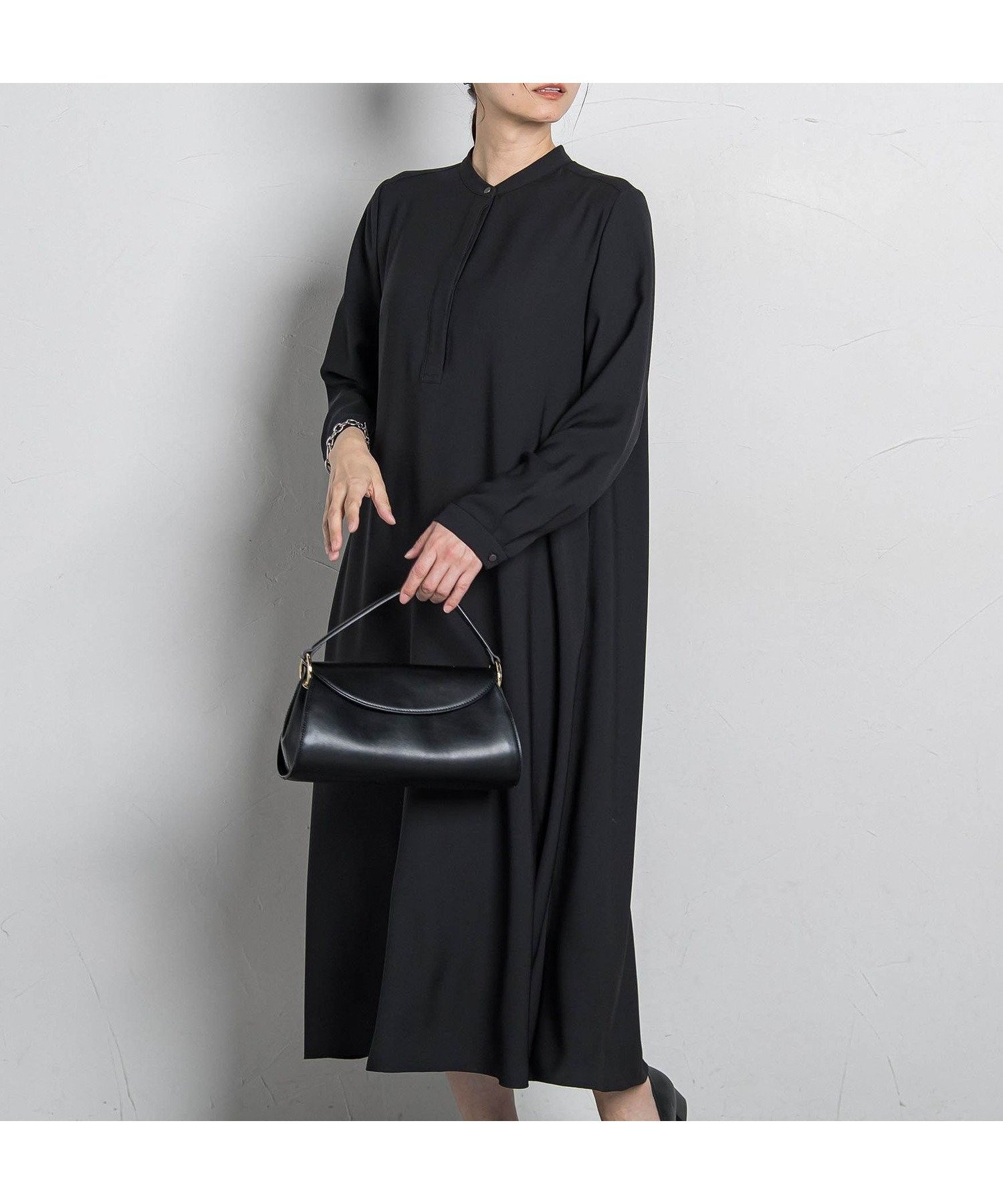 【ロートレ アモン/LAUTRE AMONT】のプルエラバックサテンワンピース インテリア・キッズ・メンズ・レディースファッション・服の通販 founy(ファニー) 　ファッション　Fashion　レディースファッション　Fashion for Women　ワンピース　Dresses　エレガント 上品　Elegant　秋　Autumn　吸水　Absorbent, Quick-Dry　サテン　Satin, Glossy Fabric　ストレッチ　Stretch, Stretchy Fabric　ドレープ　Drape, Draping Fabric　フレア　Flare, Flared　A/W・秋冬　Autumn/Winter　ビジネス 仕事 通勤　Business / Work / Commuting　2025年　2025　2025-2026秋冬・A/W　Autumn/Winter 2025–26 AW25–26　ブラック|ID: prp329100004733700 ipo3291000000034194472
