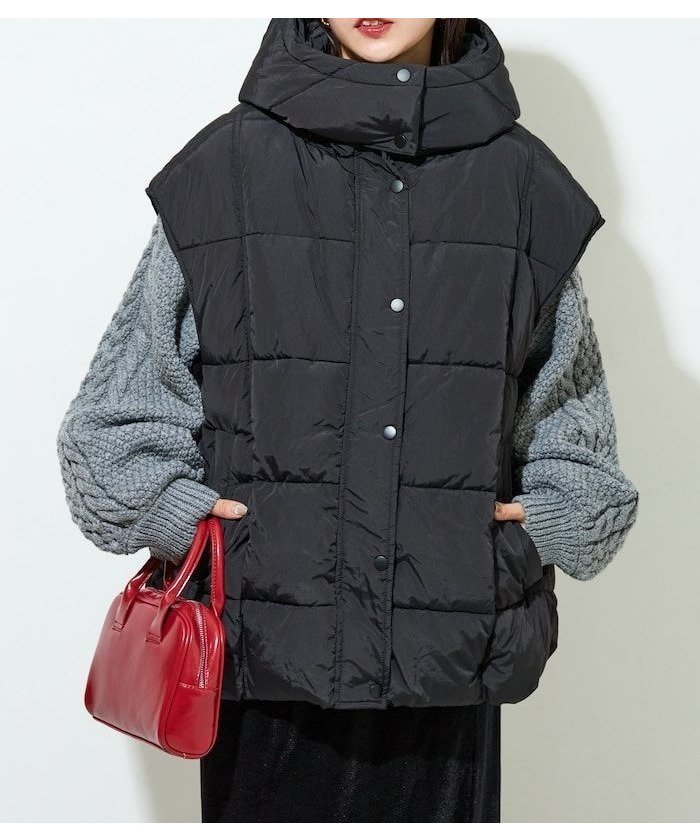 【フリークスストア/FREAK'S STORE】の中綿キルト ボリューム フーディー ベスト【限定展開】 25AW インテリア・キッズ・メンズ・レディースファッション・服の通販 founy(ファニー) 　ファッション　Fashion　レディースファッション　Fashion for Women　アウター　Coat / Outerwear Collection　トップス・カットソー　Cut & Sew Tops　ベスト&ジレ / 重ね着スタイル　Vests & Gilets　2025年　2025　2025-2026秋冬・A/W　Autumn/Winter 2025–26 AW25–26　冬　Winter / This Winter　おすすめ　Recommended / Our Picks　カットソー　Cut and Sewn Top　カーゴパンツ　Cargo Pants, Utility Pants　キルティング　Quilted, Quilting　キルト　Quilt, Quilted Fabric　デニム　Denim, Jeans Material　ドローコード　Drawcord, Drawstring Cord　ベスト　Vest, Waistcoat　A/W・秋冬　Autumn/Winter　ブラック|ID: prp329100004733711 ipo3291000000034194524