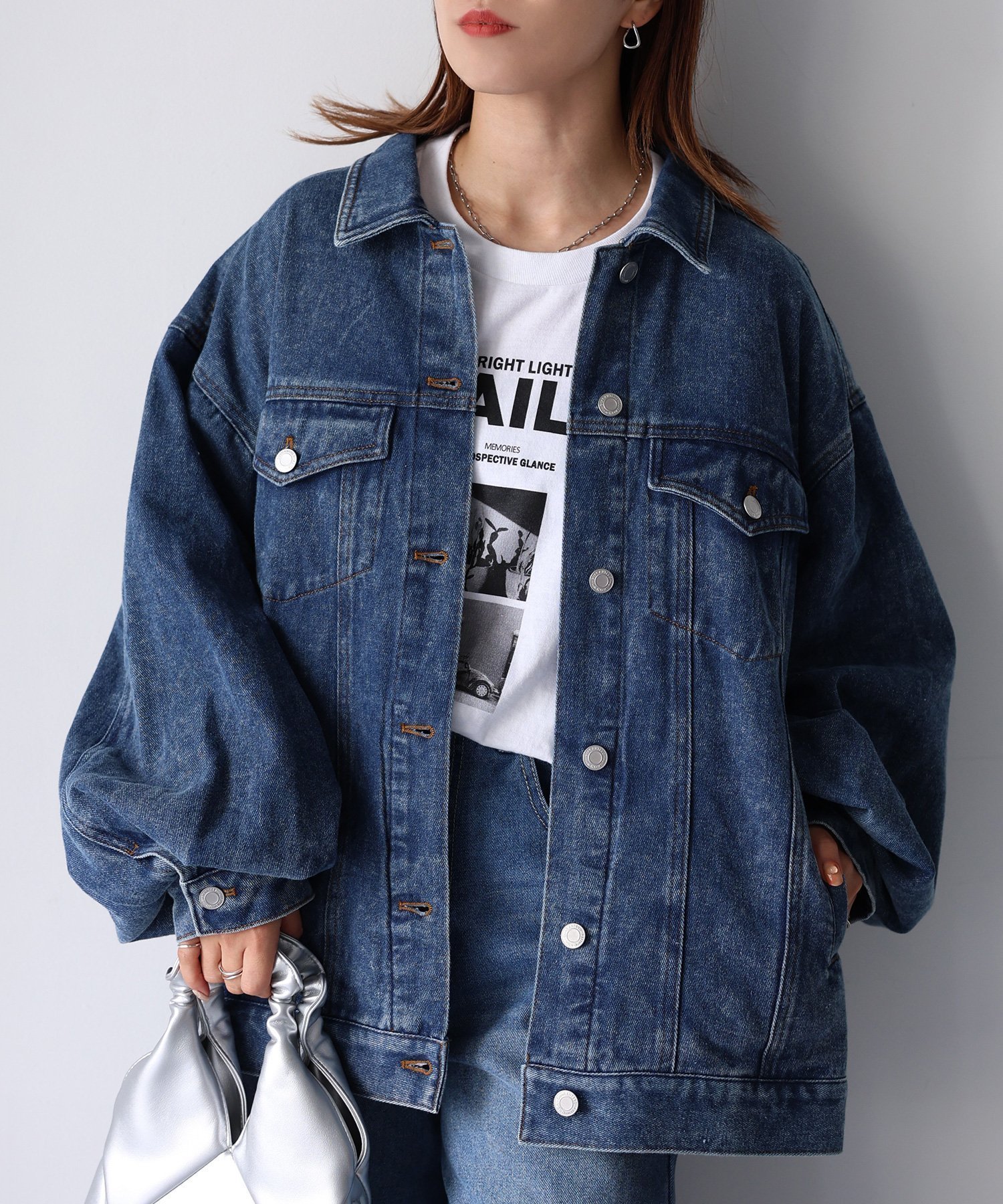 【リベリー/Riberry】のオーバーサイズデニムジャケット インテリア・キッズ・メンズ・レディースファッション・服の通販 founy(ファニー) 　ファッション　Fashion　レディースファッション　Fashion for Women　アウター　Coat / Outerwear Collection　レディースジャケット・軽アウター　Jackets　デニムジャケット / カジュアルアウター　Denim Jackets　春　Spring　秋　Autumn　シンプル　Simple, Minimal　ジャケット　Jacket, Outerwear　スウェット / スエット　Sweatshirt, Sweatwear　デニム　Denim, Jeans Material　定番　Standard, Basic Item　ポケット　Pocket, Pocket Detail　ミドル　Middle Length, Mid Height　ロング　Long, Long-Length　楽ちん　Easy Fit, Comfortable　冬　Winter / This Winter　A/W・秋冬　Autumn/Winter　おすすめ　Recommended / Our Picks　ブルー|ID: prp329100004733892 ipo3291000000034267440