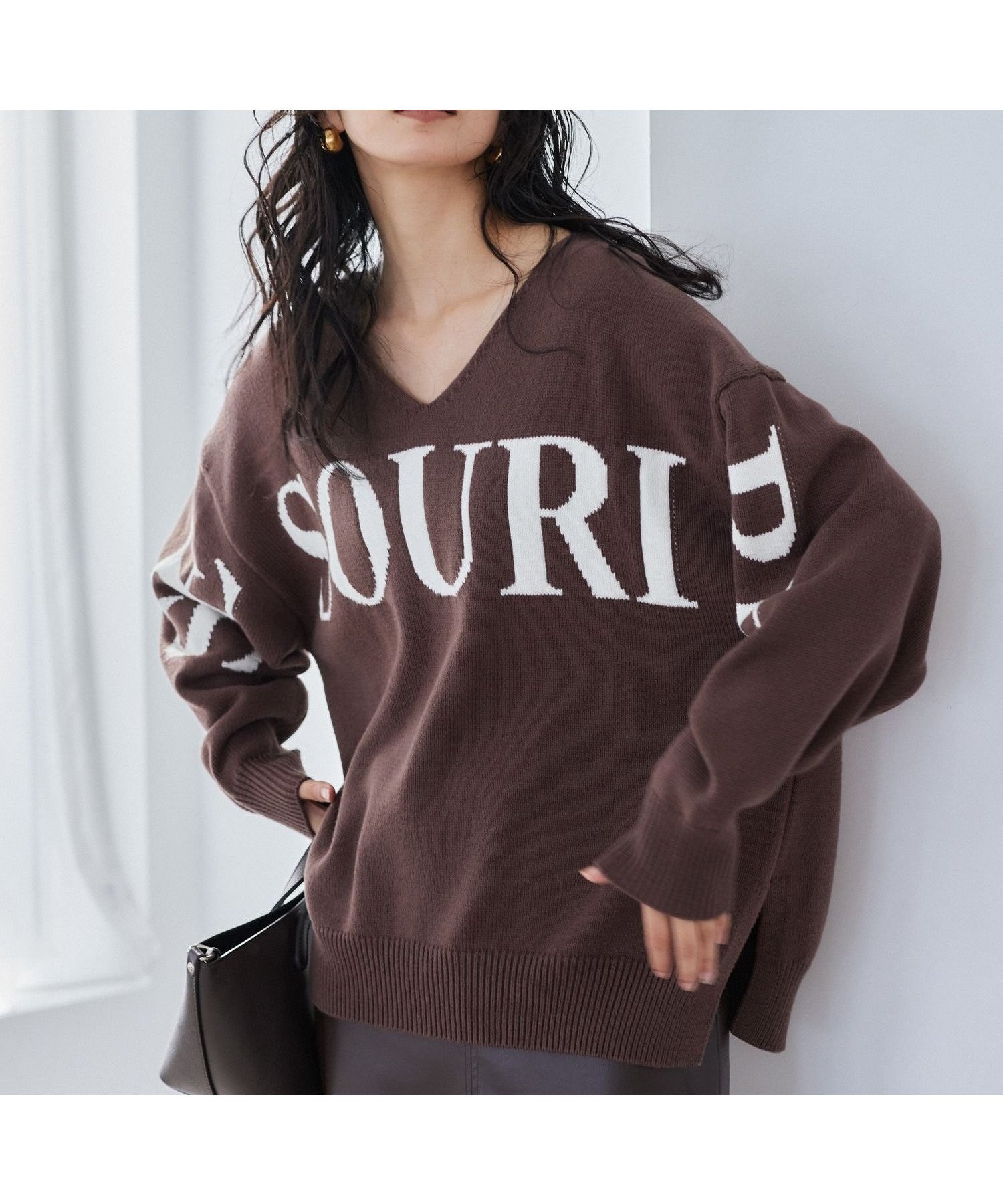 【バンヤードストーム/BARNYARDSTORM】のビッグロゴVネックニット / ハンドウォッシャブル【WEB限定カラー】 インテリア・キッズ・メンズ・レディースファッション・服の通販 founy(ファニー) ファッション Fashion レディースファッション Fashion for Women トップス・カットソー Cut & Sew Tops ニット Knit Tops & Sweaters Vネックトップス V-Neck Tops / V-Cut Neckline Shirts おすすめ Recommended / Our Picks アクリル Acrylic Material バランス Balance, Style Balance ビッグ Big, Oversized ワイド Wide, Wide Fit 人気 Popular, Best Seller 秋 Autumn ブラウン|ID: prp329100004733907 ipo3291000000034580342