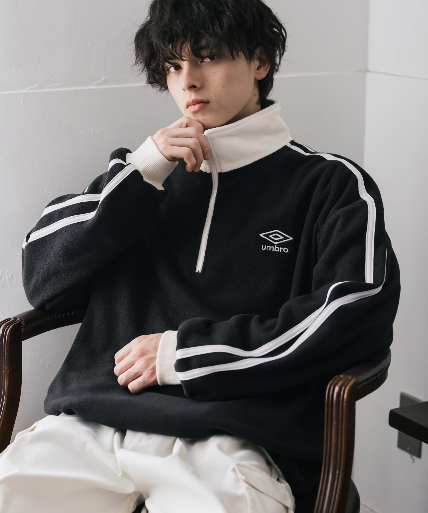 【ロッキーモンロー/Rocky Monroe】のUMBRO 別注コラボオーバーサイズサイドラインハーフジップフリース インテリア・キッズ・メンズ・レディースファッション・服の通販 founy(ファニー) 　ファッション　Fashion　レディースファッション　Fashion for Women　インナー　Innerwear　春　Spring　秋　Autumn　コラボ　Collaboration, Collab　シンプル　Simple, Minimal　ジップ　Zip, Zipper　スタンド　Stand Collar, Upright Stand　スポーツ　Sports, Activewear　バランス　Balance, Style Balance　別注　Limited Edition, Custom Order　メンズ　Men's, Menswear　ロング　Long, Long-Length　ワイド　Wide, Wide Fit　冬　Winter / This Winter　再入荷　Restock / Back in Stock　おすすめ　Recommended / Our Picks　エレガント 上品　Elegant　ブラック|ID: prp329100004733943 ipo3291000000035208880