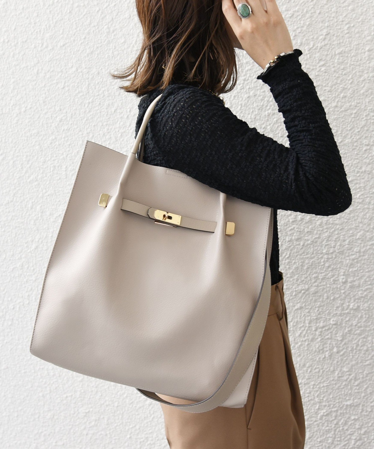 【シップス フォー ウィメン/SHIPS】のSHIPS any A4 メタル フィッティング トート バッグ インテリア・キッズ・メンズ・レディースファッション・服の通販 founy(ファニー) 　ファッション　Fashion　レディースファッション　Fashion for Women　バッグ　Bags　2025年　2025　2025-2026秋冬・A/W　Autumn/Winter 2025–26 AW25–26　おすすめ　Recommended / Our Picks　ショルダー　Shoulder, Shoulder Strap　トレンド　Trend, Trending Now　フロント　Front, Front Design　メタル　Metal, Metal Parts　エレガント 上品　Elegant　今季　This Season, Current Season　ビジネス 仕事 通勤　Business / Work / Commuting　ベージュ|ID: prp329100004733973 ipo3291000000034623410