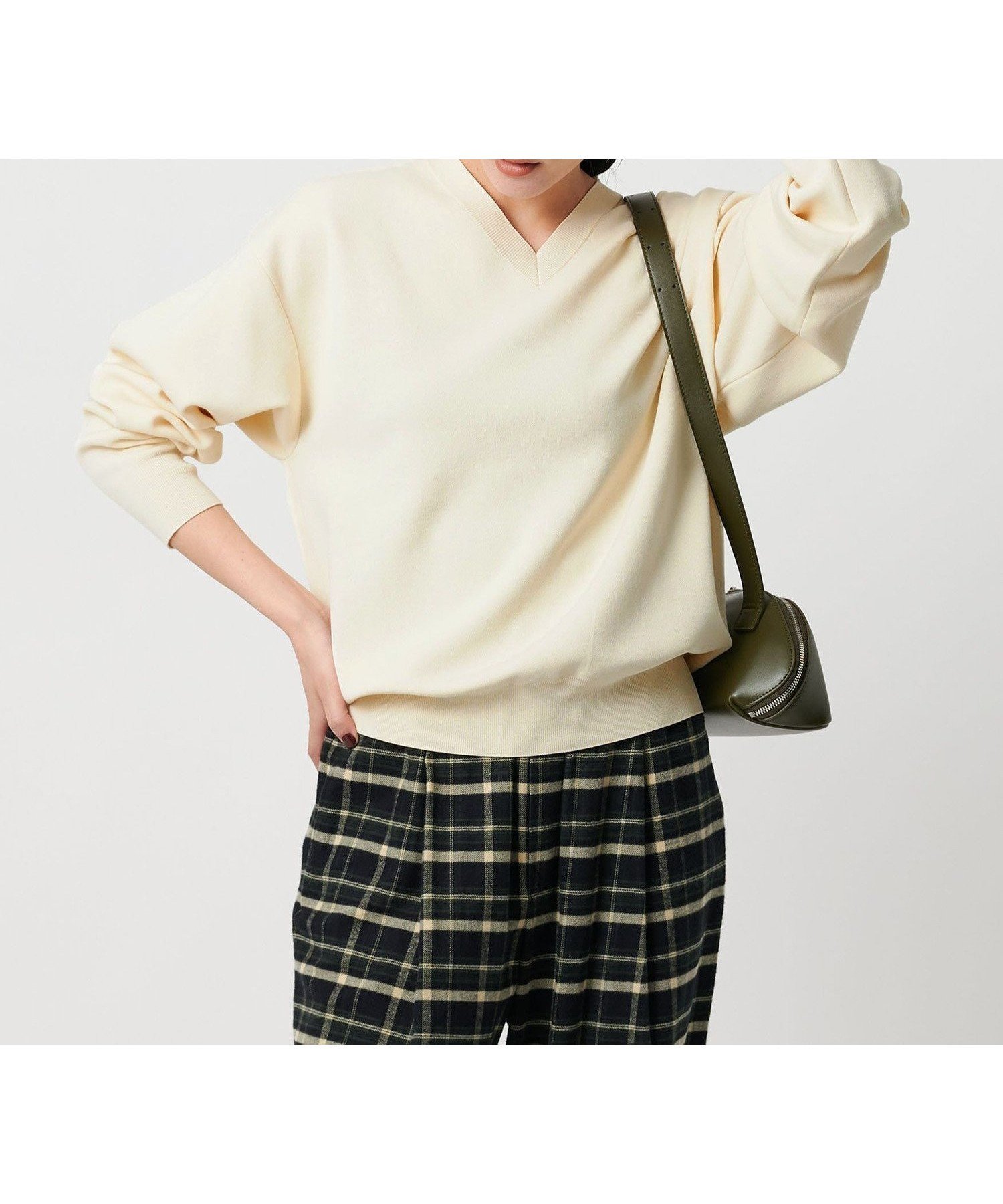 【ビューティ&ユース ユナイテッドアローズ/BEAUTY&YOUTH / UNITED ARROWS】のコットンナイロン Vネック プルオーバー -ウォッシャブル- インテリア・キッズ・メンズ・レディースファッション・服の通販 founy(ファニー) 　ファッション　Fashion　レディースファッション　Fashion for Women　トップス・カットソー　Cut & Sew Tops　カジュアルプルオーバー・ニットトップス　Pullovers & Knit Tops / Casual Pullovers　Vネックトップス　V-Neck Tops / V-Cut Neckline Shirts　ウォッシャブル　Machine Washable　シンプル　Simple, Minimal　ストレート　Straight, Straight Cut　スマート　Smart, Elegant　フォルム　Silhouette, Form　マニッシュ　Mannish, Boyish　ラップ　Wrap, Wrap Design　レース　Lace, Lace Fabric　おすすめ　Recommended / Our Picks　OFF WHITE|ID: prp329100004734044 ipo3291000000034353053