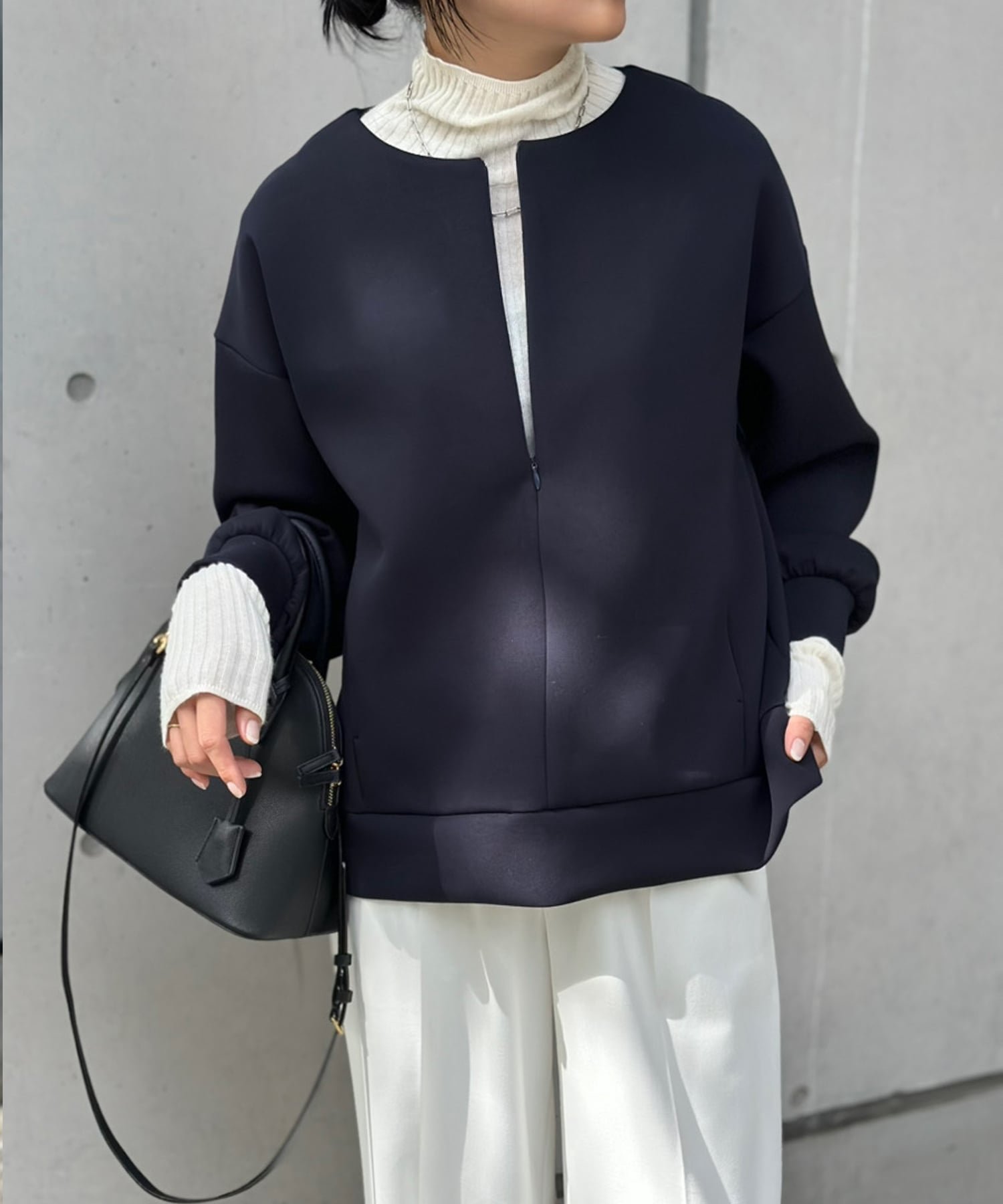 【スタイルドア/STYLEDOOR】のダンボールフロント2wayクルーネックプルオーバー インテリア・キッズ・メンズ・レディースファッション・服の通販 founy(ファニー) 　ファッション　Fashion　レディースファッション　Fashion for Women　トップス・カットソー　Cut & Sew Tops　カジュアルプルオーバー・ニットトップス　Pullovers & Knit Tops / Casual Pullovers　アウトドア　Outdoor Clothing　インナー　Innerwear　洗える　Machine Washable　キャミソール　Camisole, Spaghetti Strap Top　シルバー　Silver, Metallic Silver　タンク　Tank Top, Sleeveless Top　フォルム　Silhouette, Form　フロント　Front, Front Design　ボトム　Bottoms, Lower Wear　ポケット　Pocket, Pocket Detail　エレガント 上品　Elegant　ネイビー|ID: prp329100004734272 ipo3291000000034197879