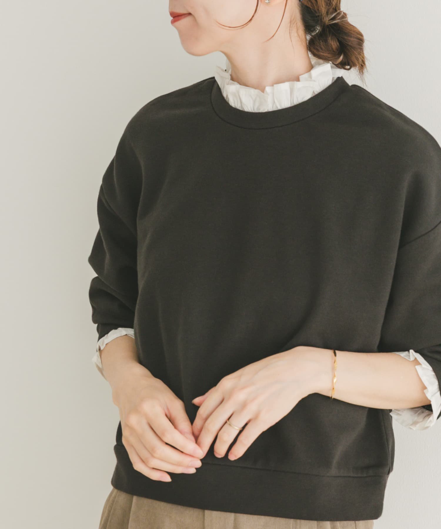 【アイテムズアーバンリサーチ/ITEMS URBAN RESEARCH】のフリルドッキングスウェット インテリア・キッズ・メンズ・レディースファッション・服の通販 founy(ファニー) 　ファッション　Fashion　レディースファッション　Fashion for Women　トップス・カットソー　Cut & Sew Tops　レディースパーカー・カジュアルフーディー　Casual Hoodies & Sweatshirts　スウェット・クルーネックトップス　Sweatshirts & Crewnecks / Relaxed Fit Sweat Tops　2025年　2025　2025-2026秋冬・A/W　Autumn/Winter 2025–26 AW25–26　冬　Winter / This Winter　スウェット / スエット　Sweatshirt, Sweatwear　ドッキング　Docking, Mixed Material　バランス　Balance, Style Balance　フリル　Frill, Ruffle　ボトム　Bottoms, Lower Wear　A/W・秋冬　Autumn/Winter　BLK|ID: prp329100004734483 ipo3291000000034200617