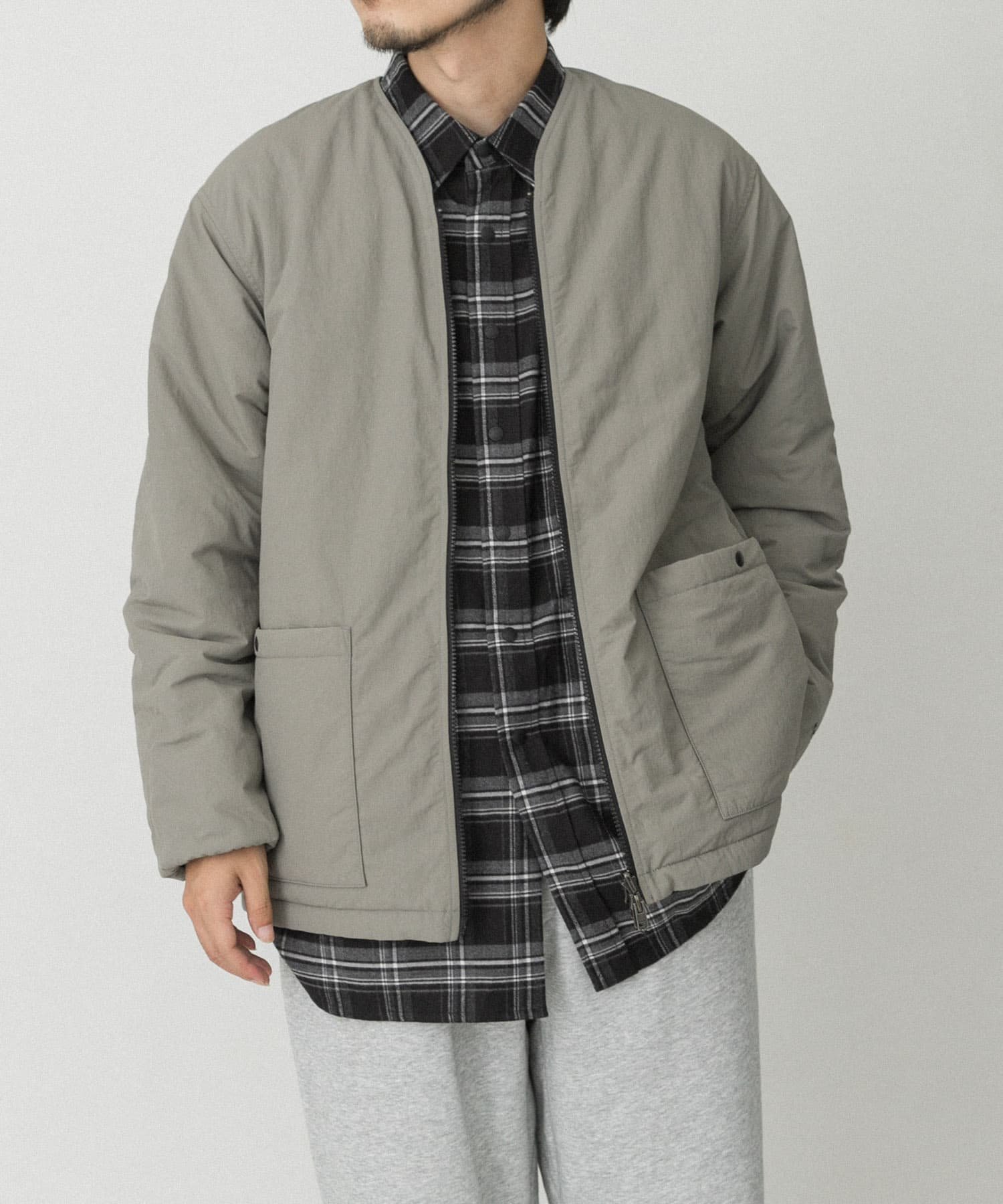 【アーバンリサーチ ドアーズ/URBAN RESEARCH DOORS / MEN】の『UR TECH』ナイロンタッサーブルゾン インテリア・キッズ・メンズ・レディースファッション・服の通販 founy(ファニー) 　ファッション　Fashion　メンズファッション　Fashion for Men　カーディガン　Cardigan, Knitwear　キルト　Quilt, Quilted Fabric　軽量　Lightweight, Ultra Light　ジャケット　Jacket, Outerwear　定番　Standard, Basic Item　パッチ　Patch, Appliqué　ブルゾン　Blouson, Bomber Jacket　ポケット　Pocket, Pocket Detail　リバーシブル　Reversible, Two-Sided　A/W・秋冬　Autumn/Winter　冬　Winter / This Winter　2025年　2025　2025-2026秋冬・A/W　Autumn/Winter 2025–26 AW25–26　ストーンベージュ|ID: prp329100004734735 ipo3291000000034202130