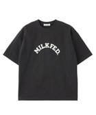 【ミルクフェド/MILKFED.】のMILKFED./ARCH LOGO WIDE S/S TEE BLACK|ID: prp329100004734828 ipo3291000000034441345