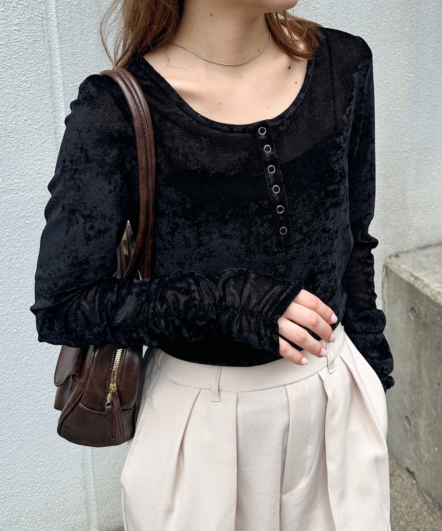 【ラナン/Ranan】のRanan/シアーベロアヘンリーネックトップス 人気、トレンドファッション・服の通販 founy(ファニー) 　ファッション　Fashion　レディースファッション　Fashion for Women　トップス・カットソー　Cut & Sew Tops　ベロアトップス　Velour Tops / Velvet-Look Items　インナー　Innerwear　ヴィンテージ　Vintage Style　ギャザー　Gathered, Ruffled　コンパクト　Compact, Small Size　サロペット　Overalls, Salopette　シャーリング　Shirring, Ruched　シンプル　Simple, Minimal　スラックス　Slacks, Dress Pants　デコルテ　Décolleté, Neckline　デニム　Denim, Jeans Material　トレンド　Trend, Trending Now　長袖　Long Sleeve, Full Sleeve　バレエ　Ballet, Ballet Style　ビスチェ　Bustier, Corset Top　フレア　Flare, Flared　ベーシック　Basic, Essential　ポケット　Pocket, Pocket Detail　ルーズ　Loose, Oversized　ロング　Long, Long-Length　ワイド　Wide, Wide Fit　ワンポイント　One Point, Statement Accent　冬　Winter / This Winter　おすすめ　Recommended / Our Picks　ビジネス 仕事 通勤　Business / Work / Commuting　 other-1|ID: prp329100004734881 ipo3291000000034203343