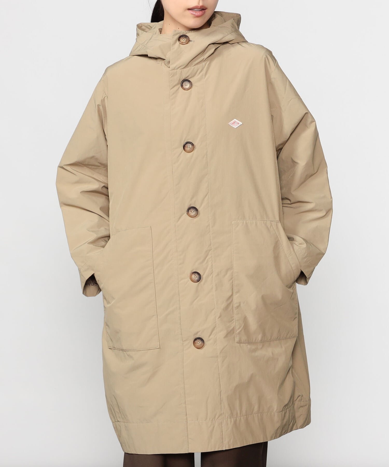 【ビショップ/Bshop】のナイロンタフタ 中綿フードコート WOMEN インテリア・キッズ・メンズ・レディースファッション・服の通販 founy(ファニー) ファッション Fashion レディースファッション Fashion for Women アウター Coat / Outerwear Collection コート・ロングコート・ピーコート Long Coats, Peacoats & More 軽量 Lightweight, Ultra Light タフタ Taffeta, Structured Fabric パッチ Patch, Appliqué ピーチ Peach, Soft Touch フランス France, French フロント Front, Front Design ポケット Pocket, Pocket Detail ワーク Workwear, Utility Style BEIGE|ID: prp329100004734923 ipo3291000000034582995