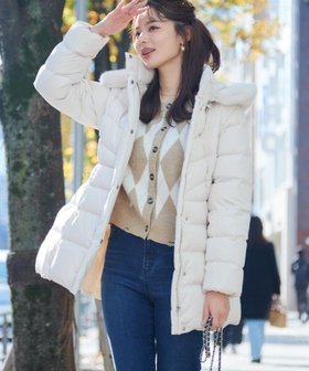 【クチュール ブローチ/Couture Brooch】の【2WAY・ベルト付き】フードフェイクファー ミドル丈ダウンコート 人気、トレンドファッション・服の通販 founy(ファニー) ファッション Fashion レディースファッション Fashion for Women アウター Coat / Outerwear Collection コート・ロングコート・ピーコート Long Coats, Peacoats & More ダウンジャケット・軽量ダウン Warm & Lightweight Down Jackets ベルト&ウエストマーク Belts & Waist Accessories シャーリング Shirring, Ruched スマート Smart, Elegant タフタ Taffeta, Structured Fabric ダウン Down, Puffer ドット Polka Dot, Dot Pattern フェイクファー Faux Fur, Imitation Fur フェザー Feather, Feather Detail フロント Front, Front Design ポケット Pocket, Pocket Detail ミドル Middle Length, Mid Height エレガント 上品 Elegant 2025年 2025 2025-2026秋冬・A/W Autumn/Winter 2025–26 AW25–26 |ID:prp329100004734950