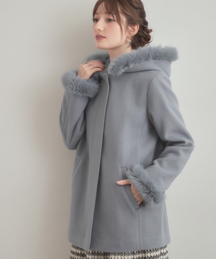 【クチュール ブローチ/Couture Brooch】のフードファーハーフ丈コート インテリア・キッズ・メンズ・レディースファッション・服の通販 founy(ファニー) 　ファッション　Fashion　レディースファッション　Fashion for Women　アウター　Coat / Outerwear Collection　コート・ロングコート・ピーコート　Long Coats, Peacoats & More　カフス　Cuff Design　スマート　Smart, Elegant　トリミング　Trimming, Decorative Edge　フロント　Front, Front Design　ポケット　Pocket, Pocket Detail　ミドル　Middle Length, Mid Height　グレー|ID: prp329100004735039 ipo3291000000034204485