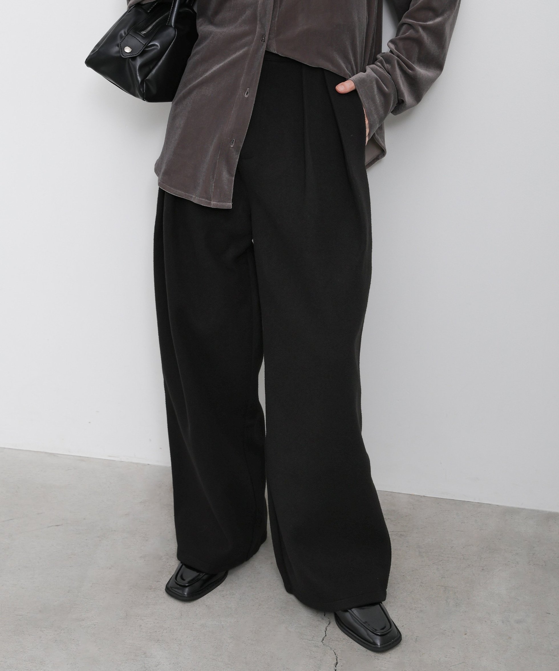 【セレクトモカ/SELECT MOCA】のフェイクウールダブルタックパンツ インテリア・キッズ・メンズ・レディースファッション・服の通販 founy(ファニー) 　ファッション　Fashion　レディースファッション　Fashion for Women　パンツ　Pants & Trousers　おすすめ　Recommended / Our Picks　クロップド　Cropped, Short Length　スラックス　Slacks, Dress Pants　フロント　Front, Front Design　ベーシック　Basic, Essential　ボトム　Bottoms, Lower Wear　ルーズ　Loose, Oversized　ワイド　Wide, Wide Fit　ブラック-990|ID: prp329100004735104 ipo3291000000034620162