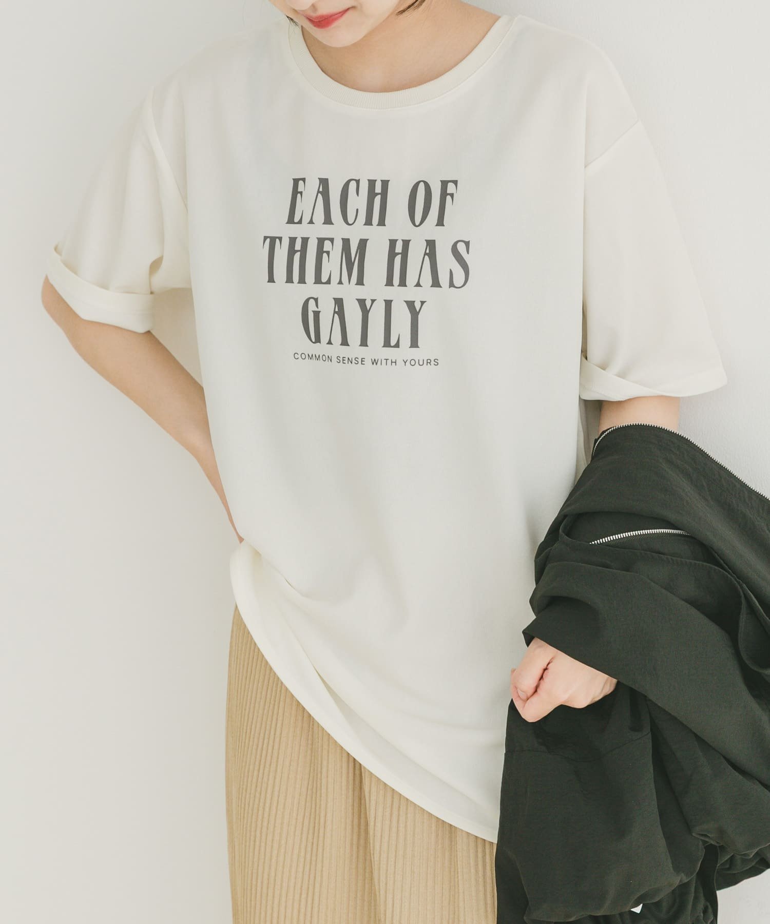 【アイテムズアーバンリサーチ/ITEMS URBAN RESEARCH】のカットジョーゼットロゴTシャツ インテリア・キッズ・メンズ・レディースファッション・服の通販 founy(ファニー)  ファッション Fashion レディースファッション Fashion for Women トップス・カットソー Cut & Sew Tops シャツ・ブラウス・オフィスカジュアル Elegant Blouses & Button-Ups ロングTシャツ・Tシャツ Longline T-Shirts & Tees 2025年 2025 2025春夏・S/S Spring/Summer 2025 SS25 ジョーゼット Georgette, Semi-Sheer Fabric バランス Balance, Style Balance プリント Print, Printed Pattern ラウンド Round, Round Neck 夏 Summer S/S・春夏 SS, Spring/Summer, Warm Season OFF|ID: prp329100004735151 ipo3291000000034284371