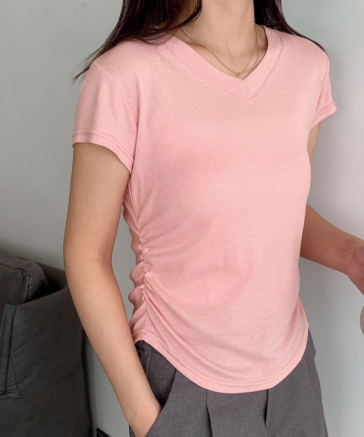 【ガール/GIRL】のサイドギャザーVネック半袖Tシャツ カットソー インテリア・キッズ・メンズ・レディースファッション・服の通販 founy(ファニー) 　ファッション　Fashion　レディースファッション　Fashion for Women　トップス・カットソー　Cut & Sew Tops　シャツ・ブラウス・オフィスカジュアル　Elegant Blouses & Button-Ups　ロングTシャツ・Tシャツ　Longline T-Shirts & Tees　カットソー・ベーシックTシャツ　Cut-and-Sewn Tops / Stretch Tees & Basics　Vネックトップス　V-Neck Tops / V-Cut Neckline Shirts　イエロー　Yellow　カットソー　Cut and Sewn Top　ギャザー　Gathered, Ruffled　シンプル　Simple, Minimal　デコルテ　Décolleté, Neckline　再入荷　Restock / Back in Stock　半袖　Short Sleeve, Half Sleeve　PK|ID: prp329100004735220 ipo3291000000034205452