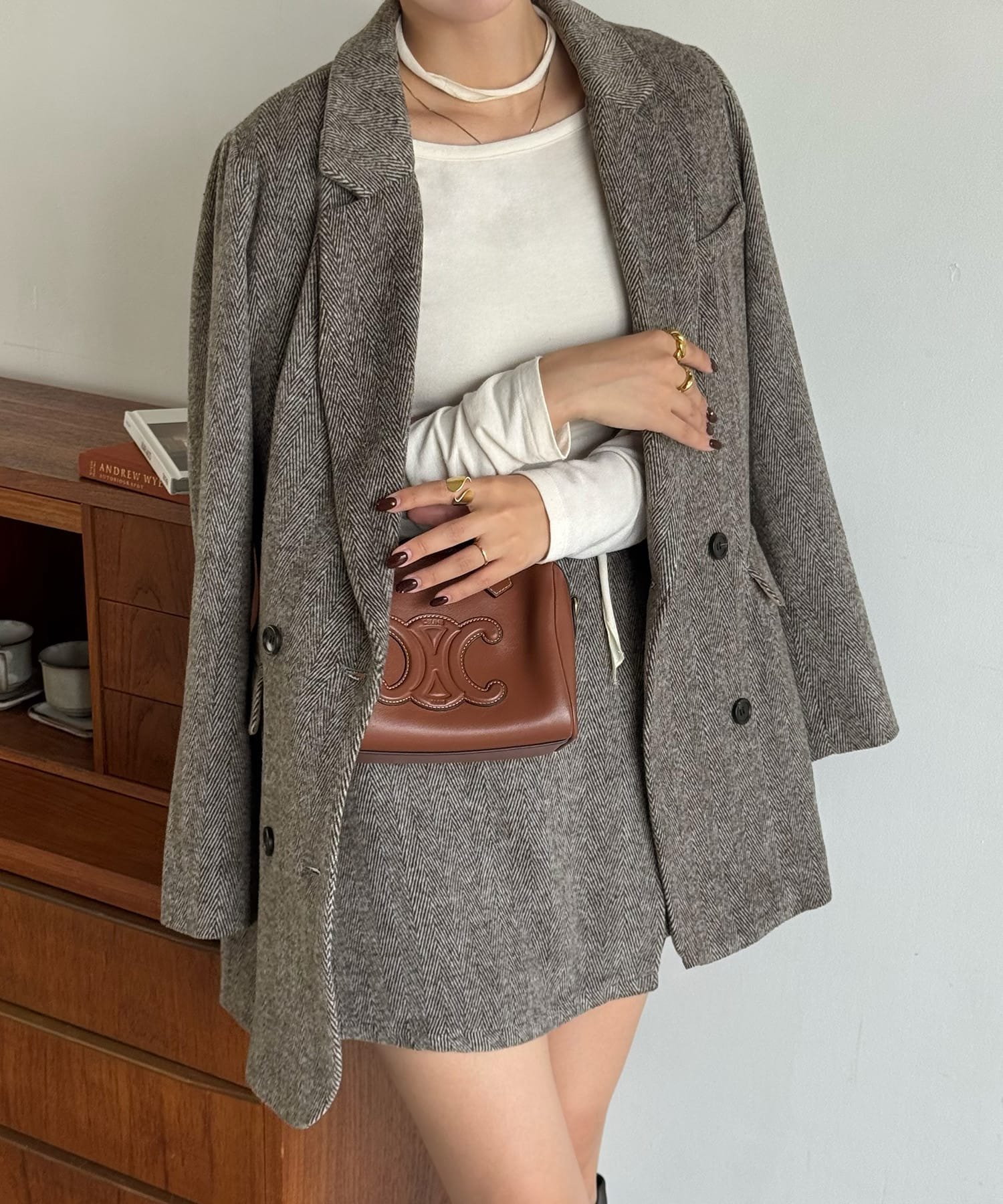 【ジュノア/JUNOAH】のジャケット+スリットミニスカートset インテリア・キッズ・メンズ・レディースファッション・服の通販 founy(ファニー) 　ファッション　Fashion　レディースファッション　Fashion for Women　アウター　Coat / Outerwear Collection　レディースジャケット・軽アウター　Jackets　セットアップ　Matching Sets　スカート・ミニ/ミディ/マキシ　Skirts / Mini, Midi & Maxi Skirts　スカート　Skirts　ミニスカート　Mini Skirts　ジャケット　Jacket, Outerwear　スリット　Slit, Slit Detail　ミニスカート　Mini Skirt, Short Skirt　ライトブラウン|ID: prp329100004735244 ipo3291000000034205595