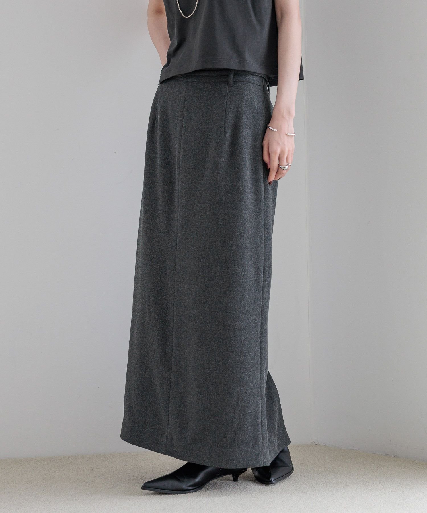 【ローリーズファーム/LOWRYS FARM】のTRベルトツキタイトスカート 人気、トレンドファッション・服の通販 founy(ファニー) 　ファッション　Fashion　レディースファッション　Fashion for Women　スカート　Skirts　ベルト&ウエストマーク　Belts & Waist Accessories　おすすめ　Recommended / Our Picks　クロップド　Cropped, Short Length　シンプル　Simple, Minimal　ストレッチ　Stretch, Stretchy Fabric　スリット　Slit, Slit Detail　セットアップ　Set-Up, Coordinated Outfit　ブルゾン　Blouson, Bomber Jacket　 other-1|ID: prp329100004735249 ipo3291000000034659167