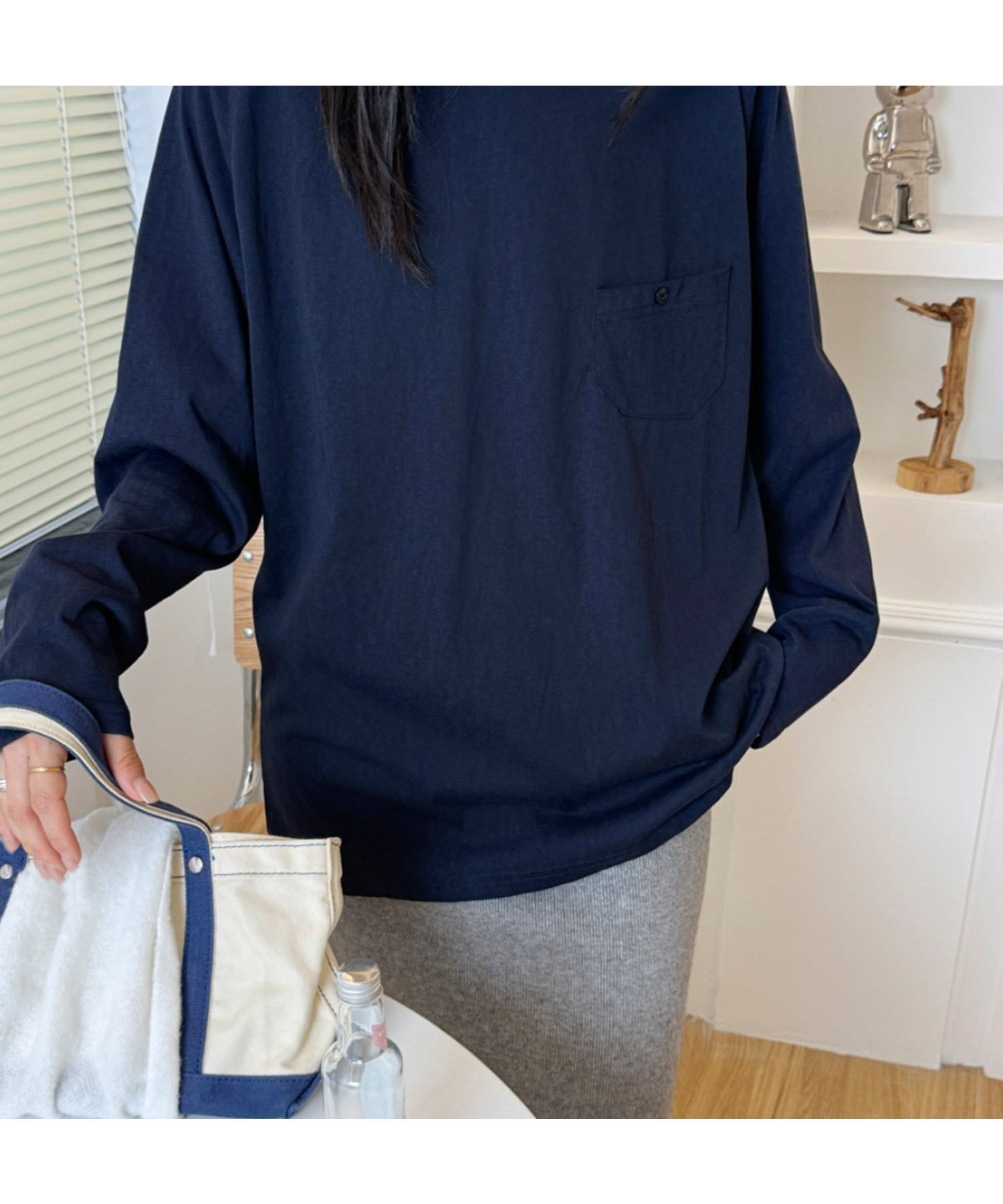 【アイモハ/aimoha】のaimoha -select-/ポケットデザインロングスリーブTシャツ インテリア・キッズ・メンズ・レディースファッション・服の通販 founy(ファニー)  ファッション Fashion レディースファッション Fashion for Women トップス・カットソー Cut & Sew Tops シャツ・ブラウス・オフィスカジュアル Elegant Blouses & Button-Ups ロングTシャツ・Tシャツ Longline T-Shirts & Tees カーディガン Cardigan, Knitwear シューズ Shoes, Footwear シンプル Simple, Minimal ジャケット Jacket, Outerwear スタイリッシュ Stylish, Fashionable スニーカー Sneakers, Trainers スリーブ Sleeve, Long Sleeve / Short Sleeve デニム Denim, Jeans Material バランス Balance, Style Balance ポケット Pocket, Pocket Detail リラックス Relax, Relaxed Fit ロング Long, Long-Length ネイビー|ID: prp329100004735278 ipo3291000000034426549