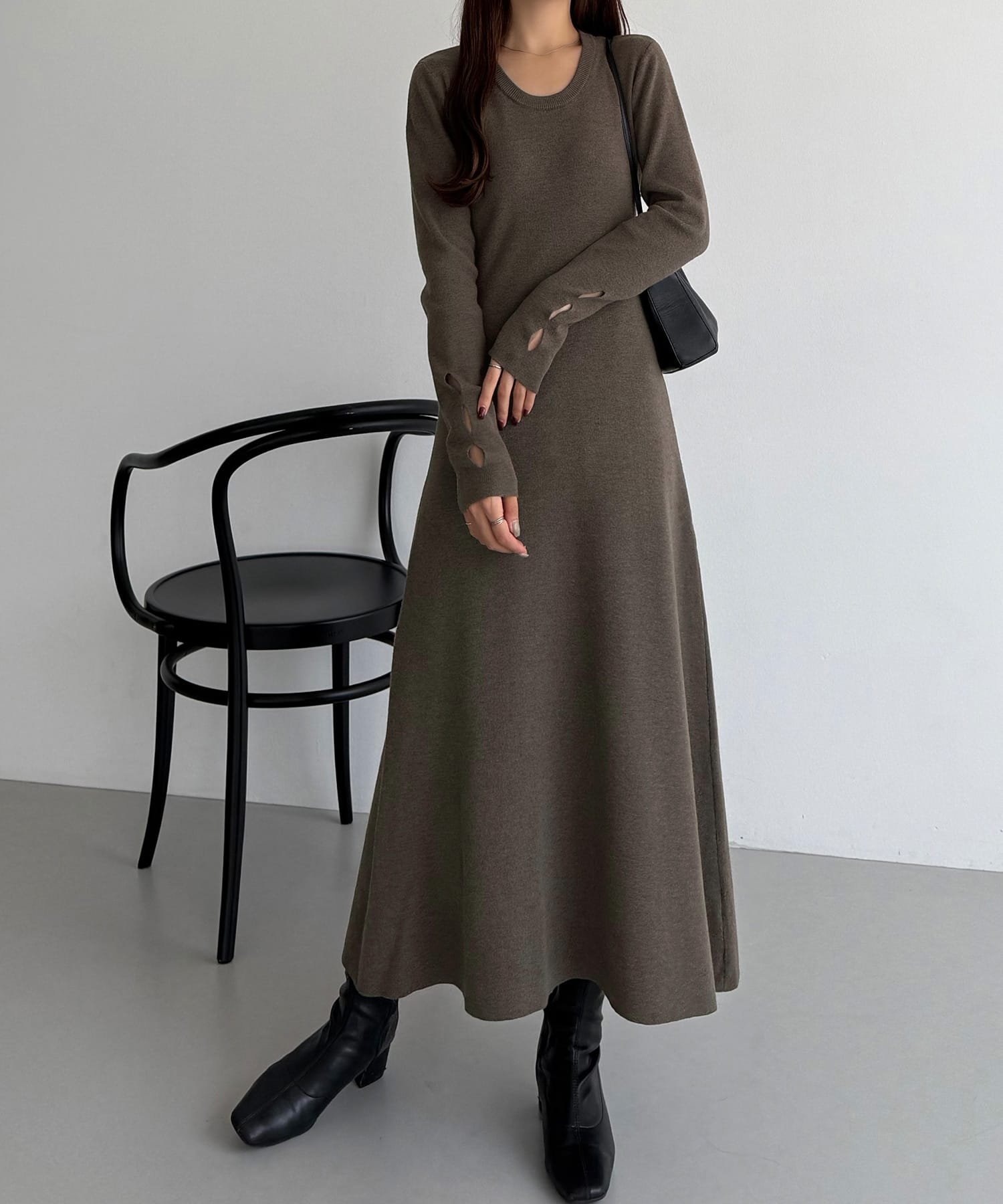 【ジュノア/JUNOAH】のcallautia Uネックフレアニットワンピ-ス インテリア・キッズ・メンズ・レディースファッション・服の通販 founy(ファニー) 　ファッション　Fashion　レディースファッション　Fashion for Women　ワンピース　Dresses　ニットワンピース　Knit Dresses　チャコール|ID: prp329100004735358 ipo3291000000034206223