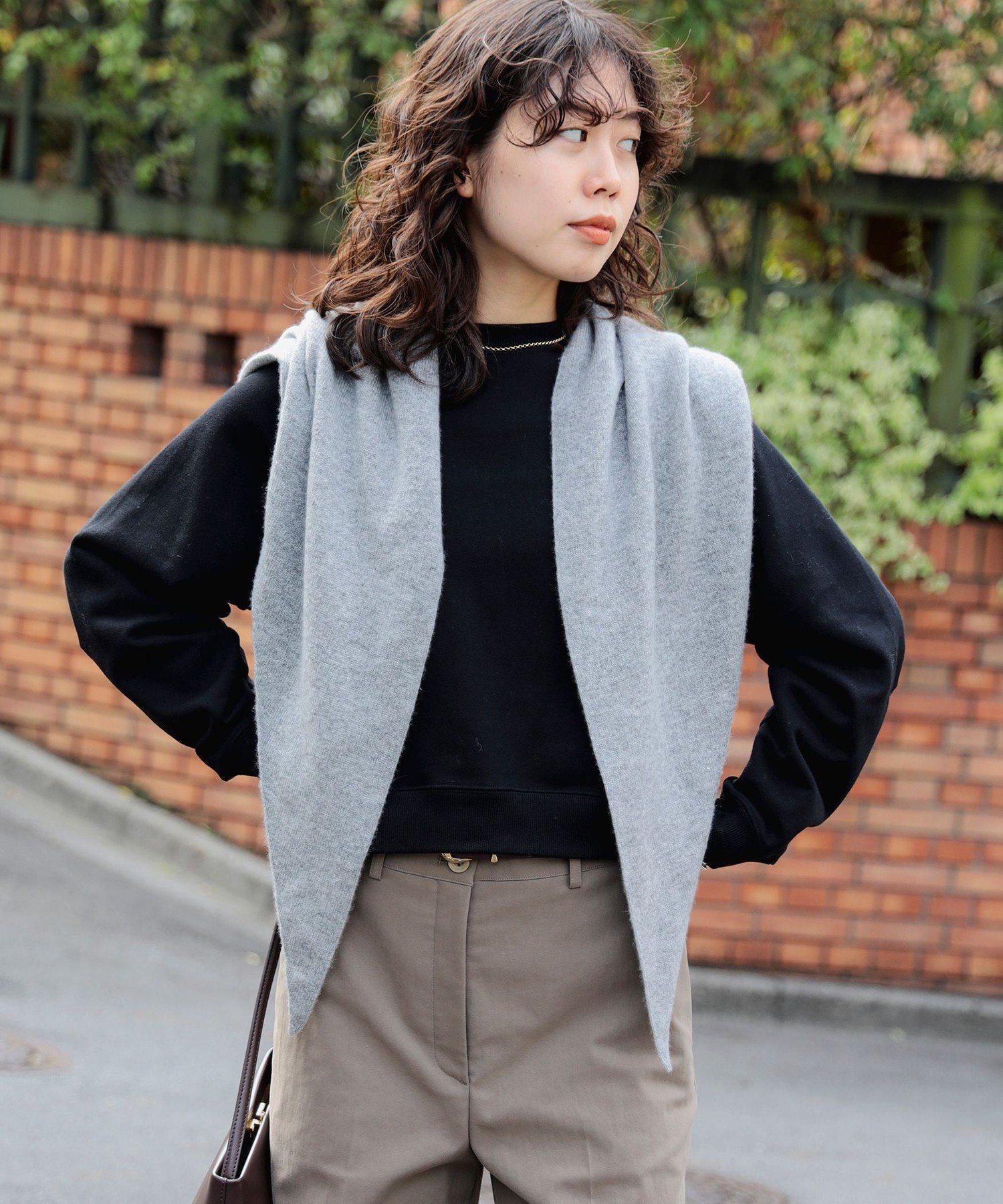 【ビーミングライフストアバイビームス/B:MING LIFE STORE by BEAMS】の袖フォルム 裏毛 プルオーバー 25AW 秋冬 ロングシーズン スウェット リラックス 着回し インテリア・キッズ・メンズ・レディースファッション・服の通販 founy(ファニー) 　ファッション　Fashion　レディースファッション　Fashion for Women　トップス・カットソー　Cut & Sew Tops　レディースパーカー・カジュアルフーディー　Casual Hoodies & Sweatshirts　カジュアルプルオーバー・ニットトップス　Pullovers & Knit Tops / Casual Pullovers　スウェット・クルーネックトップス　Sweatshirts & Crewnecks / Relaxed Fit Sweat Tops　ウェーブ　Wavy Pattern　シンプル　Simple, Minimal　スウェット / スエット　Sweatshirt, Sweatwear　スリーブ　Sleeve, Long Sleeve / Short Sleeve　人気　Popular, Best Seller　フォルム　Silhouette, Form　リラックス　Relax, Relaxed Fit　ロング　Long, Long-Length　冬　Winter / This Winter　A/W・秋冬　Autumn/Winter　再入荷　Restock / Back in Stock　おすすめ　Recommended / Our Picks　2025年　2025　2025-2026秋冬・A/W　Autumn/Winter 2025–26 AW25–26　BLACK|ID: prp329100004735408 ipo3291000000034438914