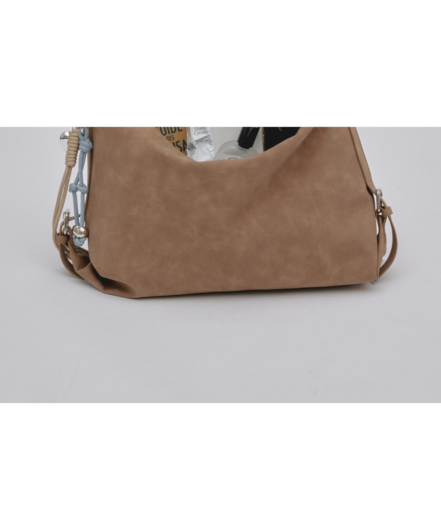 【チャオパニックティピー/CIAOPANIC TYPY】の新色追加!【yomo企画】チャーム付きワンハンドルベルトデザインバック インテリア・キッズ・メンズ・レディースファッション・服の通販 founy(ファニー) ファッション Fashion レディースファッション Fashion for Women バッグ Bags ベルト&ウエストマーク Belts & Waist Accessories おすすめ Recommended / Our Picks チャーム Charm, Pendant ベージュ|ID: prp329100004735609 ipo3291000000034539626