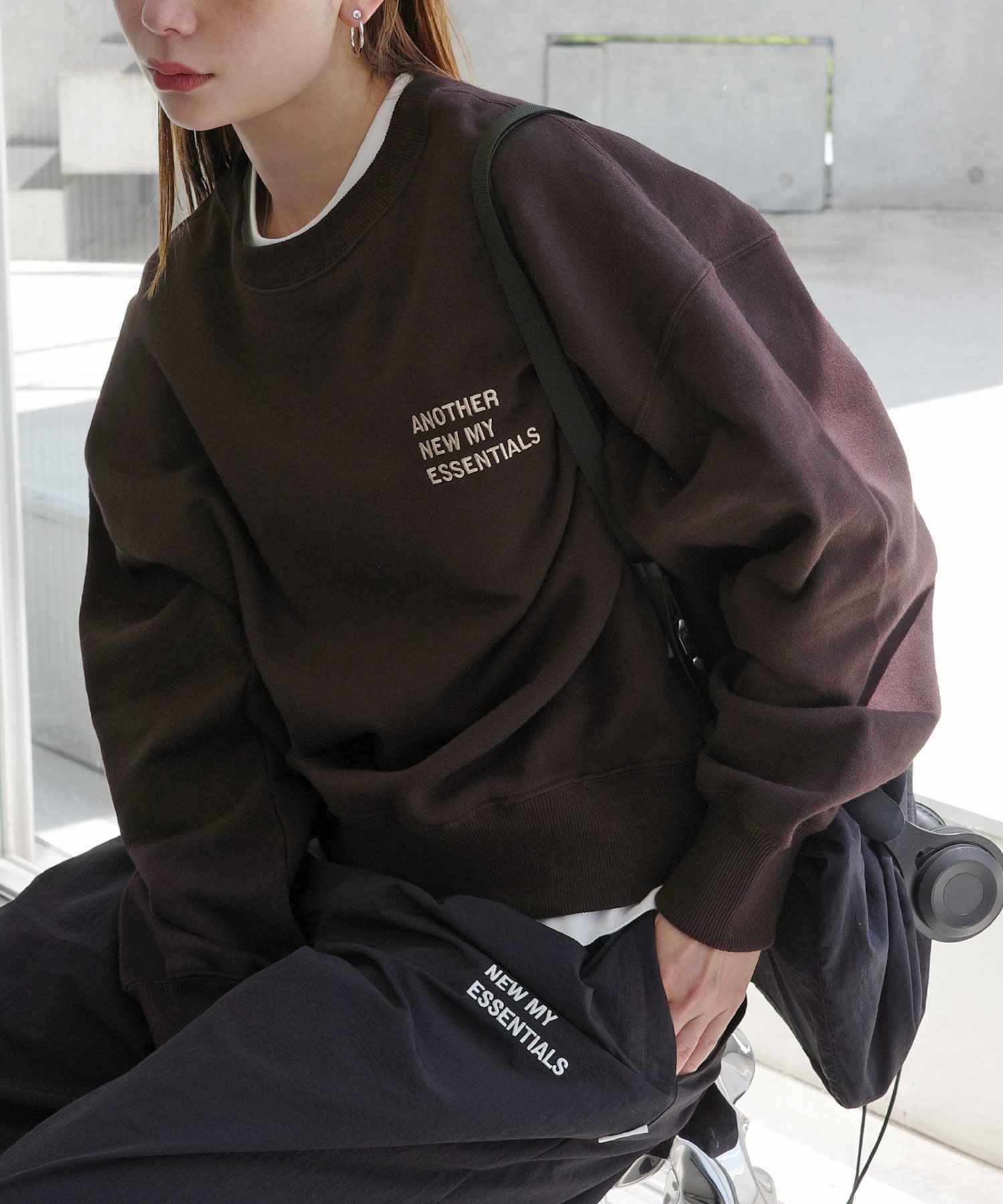 【アンドミー/andme】のANME エンブロイダリー ロゴ 裏毛 スウェット トップス ANME アンメ インテリア・キッズ・メンズ・レディースファッション・服の通販 founy(ファニー)  ファッション Fashion レディースファッション Fashion for Women トップス・カットソー Cut & Sew Tops レディースパーカー・カジュアルフーディー Casual Hoodies & Sweatshirts スウェット・クルーネックトップス Sweatshirts & Crewnecks / Relaxed Fit Sweat Tops エンブロイダリー Embroidery Design コンパクト Compact, Small Size スウェット / スエット Sweatshirt, Sweatwear ベーシック Basic, Essential ボトム Bottoms, Lower Wear 別注 Limited Edition, Custom Order おすすめ Recommended / Our Picks ブラウン|ID: prp329100004735714 ipo3291000000034357670