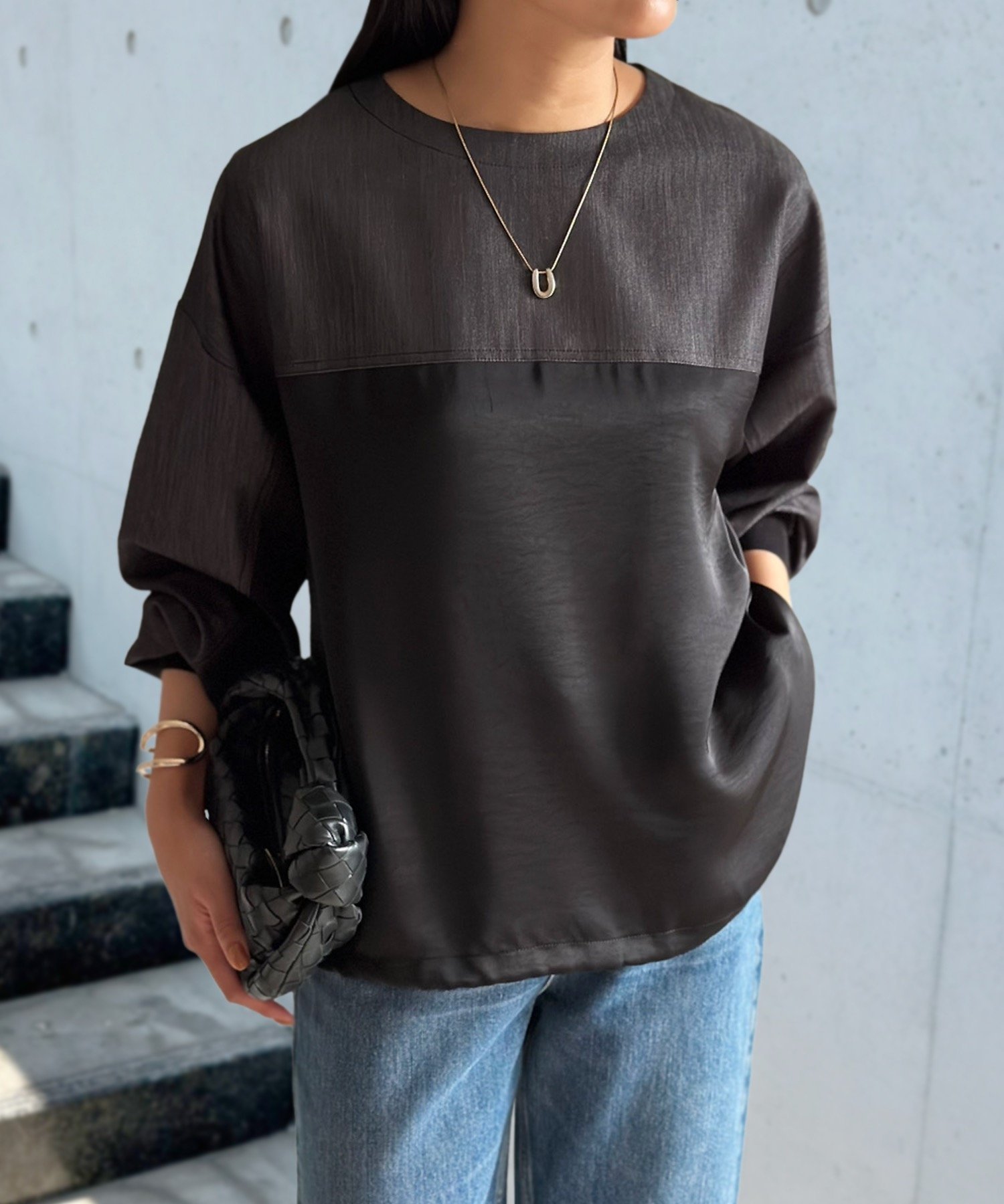 【スタイルドア/STYLEDOOR】のデニムライクドッキングドロストヘムプルオーバー インテリア・キッズ・メンズ・レディースファッション・服の通販 founy(ファニー) 　ファッション　Fashion　レディースファッション　Fashion for Women　トップス・カットソー　Cut & Sew Tops　カジュアルプルオーバー・ニットトップス　Pullovers & Knit Tops / Casual Pullovers　洗える　Machine Washable　サテン　Satin, Glossy Fabric　セットアップ　Set-Up, Coordinated Outfit　デニム　Denim, Jeans Material　ドッキング　Docking, Mixed Material　ワイド　Wide, Wide Fit　エレガント 上品　Elegant　ブラック|ID: prp329100004735726 ipo3291000000034276560