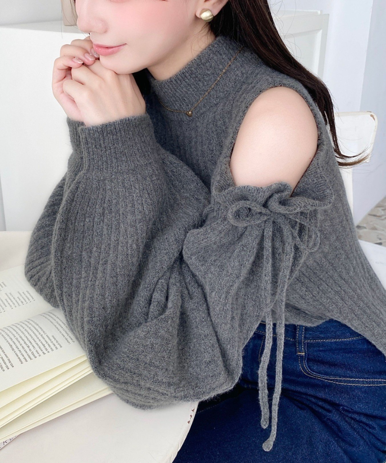 【モーメントプラス/moment+ / MEN】の袖リボンショルダースリットニットプルオーバー インテリア・キッズ・メンズ・レディースファッション・服の通販 founy(ファニー) ファッション Fashion メンズファッション Fashion for Men トップス・カットソー Cut & Sew Tops ニット・セーター / 定番トップス Knit Tops & Sweaters 今季 This Season, Current Season ショルダー Shoulder, Shoulder Strap ジーンズ Jeans, Denim Pants ストレッチ Stretch, Stretchy Fabric スリット Slit, Slit Detail スリーブ Sleeve, Long Sleeve / Short Sleeve ダメージ Distressed, Destroyed デニム Denim, Jeans Material トレンド Trend, Trending Now 定番 Standard, Basic Item バランス Balance, Style Balance フェミニン Feminine, Girly フレア Flare, Flared ベーシック Basic, Essential ボトルネック Bottle Neck, Mock Neck マーメイド Mermaid, Fishtail Silhouette ミニスカート Mini Skirt, Short Skirt リブニット Rib Knit, Ribbed Knit リボン Ribbon, Bow ロング Long, Long-Length A/W・秋冬 Autumn/Winter 再入荷 Restock / Back in Stock プチプライス・低価格 Affordable / Budget Price チャコールグレー|ID: prp329100004735755 ipo3291000000034489595