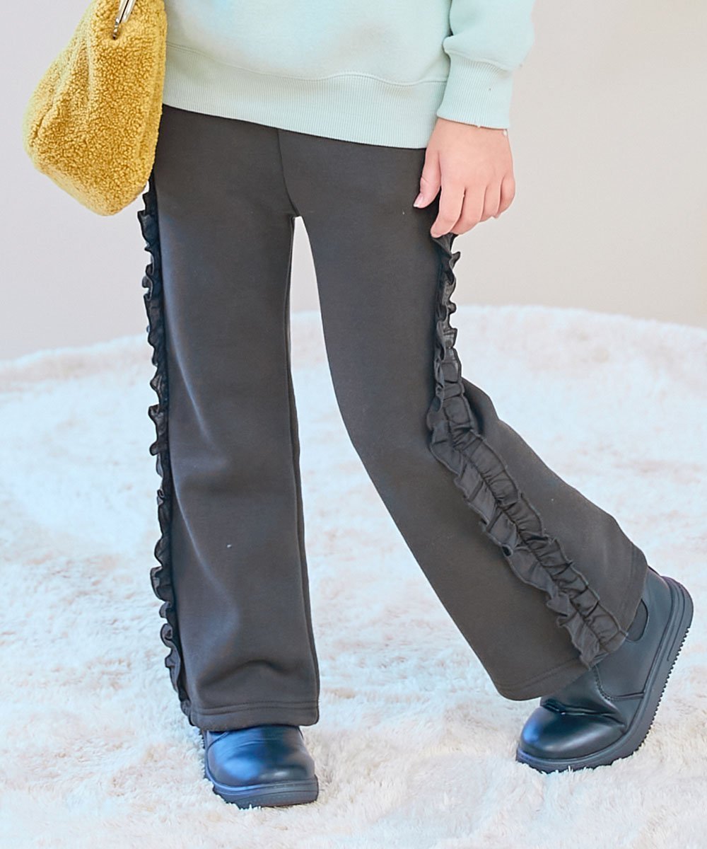 【デビロック/devirock / KIDS】のえらべるフリルデザイン 裏起毛 あったかパンツ スウェットパンツ ロングパンツ 25AW インテリア・キッズ・メンズ・レディースファッション・服の通販 founy(ファニー) ファッション Fashion キッズファッション Fashion for Kids ボトムス Bottoms インディゴ Indigo Denim トレンド Trend, Trending Now トレーナー Sweatshirt, Trainer フリル Frill, Ruffle ロング Long, Long-Length おすすめ Recommended / Our Picks 2025年 2025 2025-2026秋冬・A/W Autumn/Winter 2025–26 AW25–26 011-サイドフリル-スミクロ|ID: prp329100004735838 ipo3291000000034547383