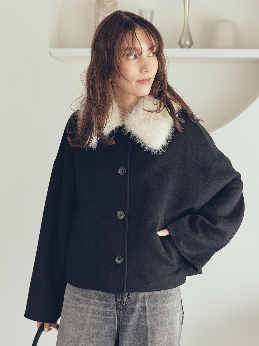 【ミラオーウェン/Mila Owen】の2wayファーカラーリバーショートコート インテリア・キッズ・メンズ・レディースファッション・服の通販 founy(ファニー) 　雑誌掲載アイテム　Magazine Picks & Fashion Features　ファッション雑誌　Fashion Magazines　クラッシィ　CLASSY.　ファッション　Fashion　レディースファッション　Fashion for Women　アウター　Coat / Outerwear Collection　コート・ロングコート・ピーコート　Long Coats, Peacoats & More　秋　Autumn　11月号　November Issue　ショート　Short, Short Length　スマート　Smart, Elegant　雑誌　Magazine, Fashion Magazine　パターン　Pattern, Design Print　フェイクファー　Faux Fur, Imitation Fur　ラグジュアリー　Luxury, Elegant　リュクス　Luxury, Elegant, High-End, Chic　ワイド　Wide, Wide Fit　エレガント 上品　Elegant　BLK[009]|ID: prp329100004736098 ipo3291000000034401918