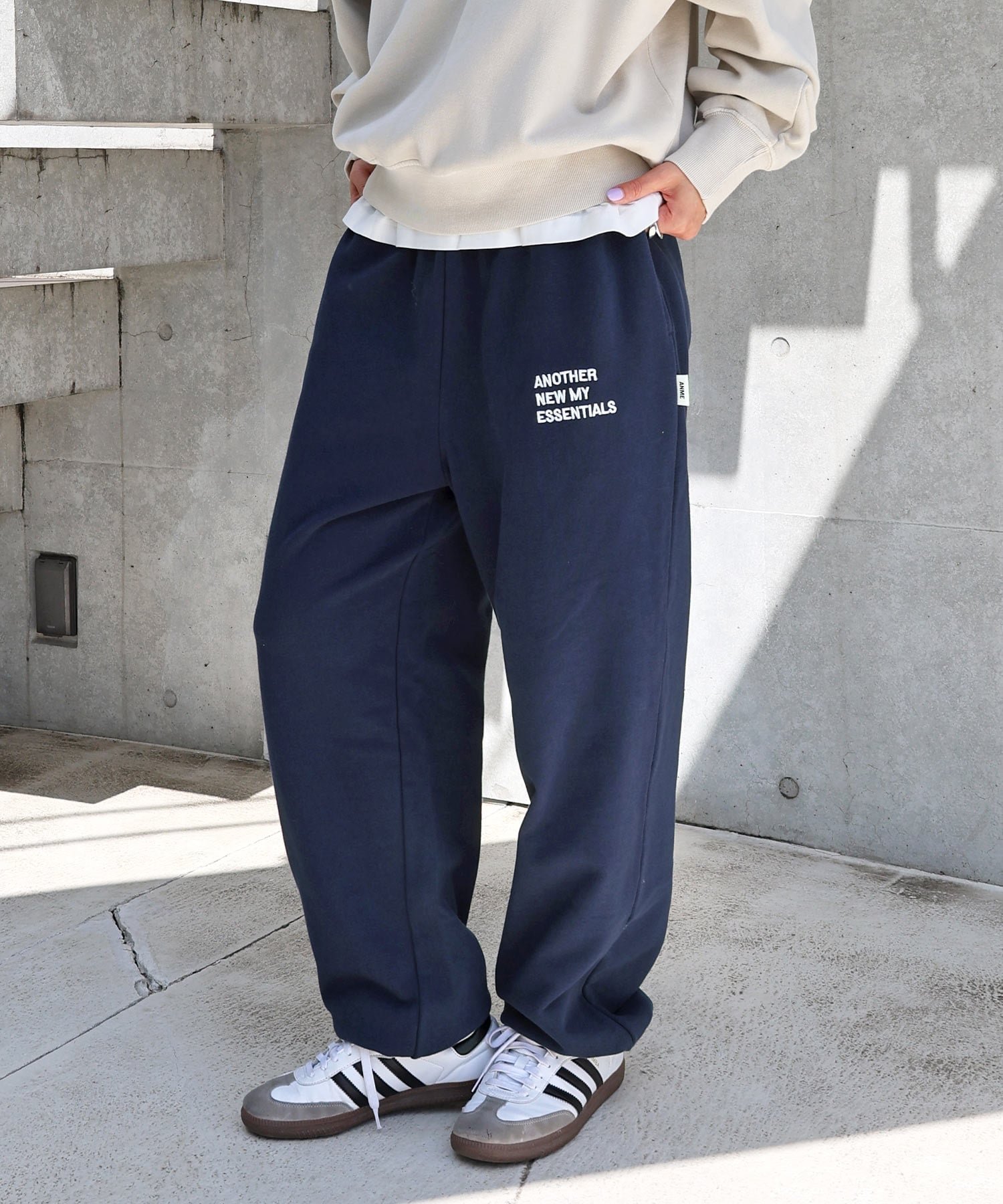 【アンドミー/andme】のANME エンブロイダリー ロゴ 裏毛 スウェット パンツ ANME アンメ インテリア・キッズ・メンズ・レディースファッション・服の通販 founy(ファニー) 　ファッション　Fashion　レディースファッション　Fashion for Women　パンツ　Pants & Trousers　エンブロイダリー　Embroidery Design　スウェット / スエット　Sweatshirt, Sweatwear　ポケット　Pocket, Pocket Detail　別注　Limited Edition, Custom Order　楽ちん　Easy Fit, Comfortable　おすすめ　Recommended / Our Picks　ネイビー|ID: prp329100004736196 ipo3291000000034507465