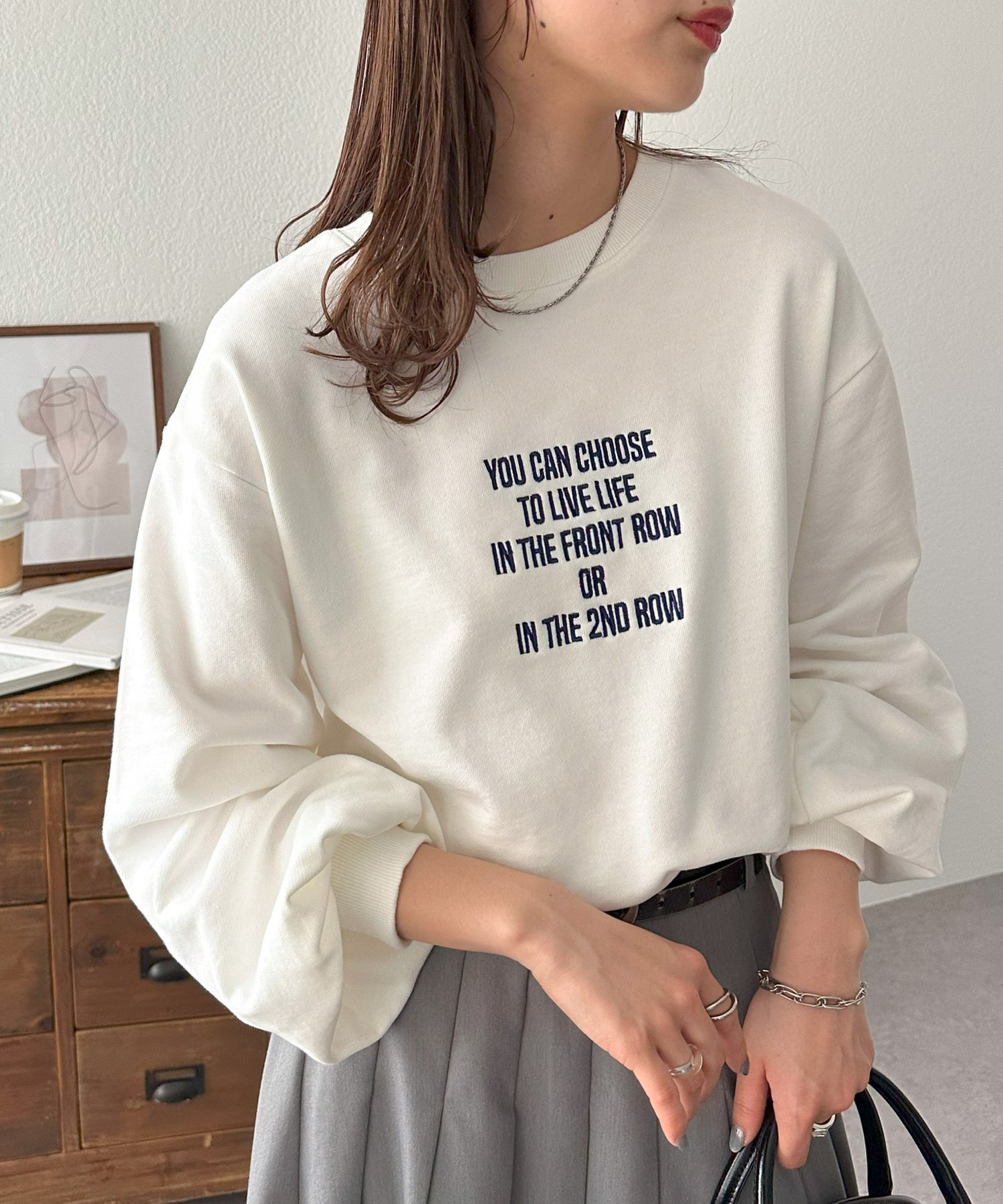 【ディスコート/Discoat】の【WEB限定】刺繍ロゴショートスウェット インテリア・キッズ・メンズ・レディースファッション・服の通販 founy(ファニー) 　ファッション　Fashion　レディースファッション　Fashion for Women　トップス・カットソー　Cut & Sew Tops　レディースパーカー・カジュアルフーディー　Casual Hoodies & Sweatshirts　スウェット・クルーネックトップス　Sweatshirts & Crewnecks / Relaxed Fit Sweat Tops　ホワイト|ID: prp329100004736422 ipo3291000000034213761
