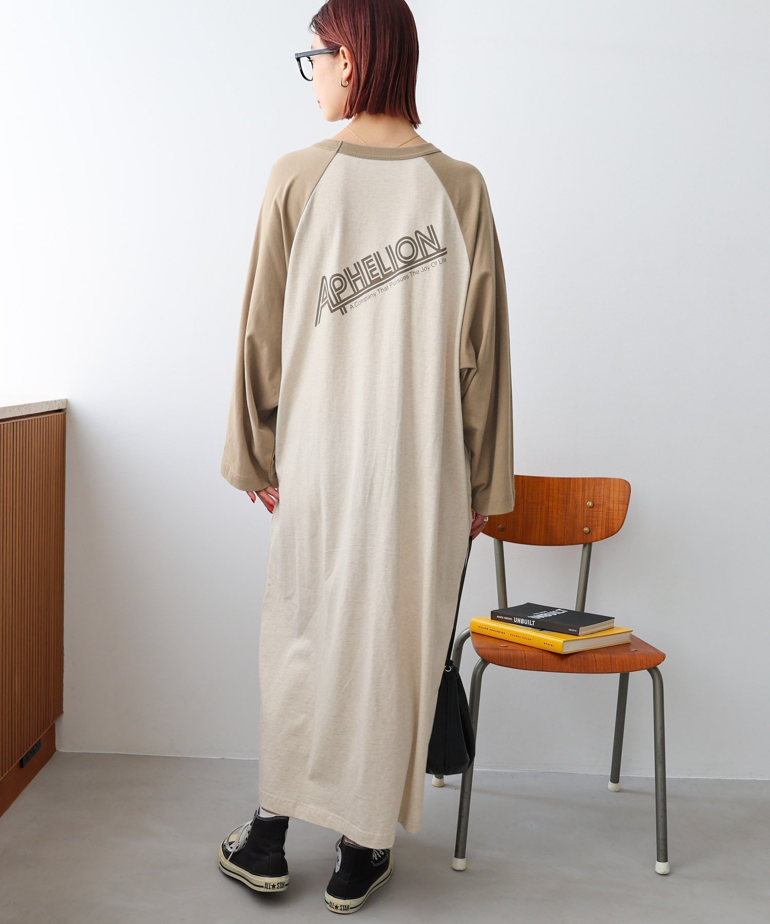 【アンドミー/andme】の配色ラグラン 長袖 プリント Tシャツワンピース インテリア・キッズ・メンズ・レディースファッション・服の通販 founy(ファニー) 　ファッション　Fashion　レディースファッション　Fashion for Women　ワンピース　Dresses　シャツワンピース / 1枚で着映えコーデ　Shirt Dresses　スリーブ　Sleeve, Long Sleeve / Short Sleeve　人気　Popular, Best Seller　長袖　Long Sleeve, Full Sleeve　プリント　Print, Printed Pattern　ポケット　Pocket, Pocket Detail　楽ちん　Easy Fit, Comfortable　ワンポイント　One Point, Statement Accent　ベージュ×ベージュ|ID: prp329100004736424 ipo3291000000034653213