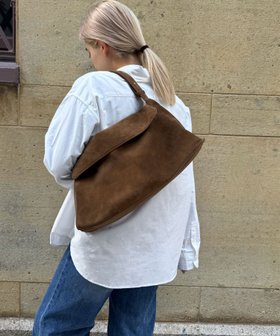 【キャナルジーン/CANAL JEAN】のdiggity スウェードフラップショルダーバッグ 人気、トレンドファッション・服の通販 founy(ファニー) ファッション Fashion レディースファッション Fashion for Women バッグ Bags ショルダー Shoulder, Shoulder Strap シンプル Simple, Minimal スマート Smart, Elegant 台形 A-Line, Trapezoid Shape ビッグ Big, Oversized フォルム Silhouette, Form フラップ Flap, Flap Pocket ポケット Pocket, Pocket Detail マグネット Magnet, Magnetic Closure |ID:prp329100004736491