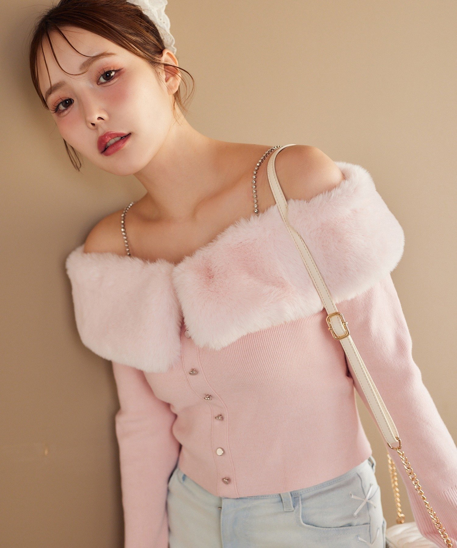 【ナイスクラップ/NICE CLAUP】の【REVIVAL】ビジューファーニット インテリア・キッズ・メンズ・レディースファッション・服の通販 founy(ファニー) ファッション Fashion レディースファッション Fashion for Women トップス・カットソー Cut & Sew Tops ニット Knit Tops & Sweaters アクセサリー Fashion Accessories ビジュー Bijou, Jewel-like Accent フィット Fit, Slim Fit フェイクファー Faux Fur, Imitation Fur ボトム Bottoms, Lower Wear リブニット Rib Knit, Ribbed Knit ロング Long, Long-Length おすすめ Recommended / Our Picks 2025年 2025 2025-2026秋冬・A/W Autumn/Winter 2025–26 AW25–26 ピンク|ID: prp329100004736548 ipo3291000000034580861