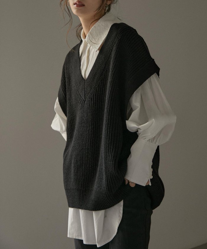【ビーフラット/bflat】のVネックオーバーサイズニットベスト インテリア・キッズ・メンズ・レディースファッション・服の通販 founy(ファニー) https://founy.com/ ファッション Fashion レディースファッション Fashion for Women アウター Coat / Outerwear Collection トップス・カットソー Cut & Sew Tops ニット Knit Tops & Sweaters ベスト&ジレ / 重ね着スタイル Vests & Gilets Vネックトップス V-Neck Tops / V-Cut Neckline Shirts インナー Innerwear タートル Turtleneck, Turtle Collar トレンド Trend, Trending Now ハイネック High Neck, Mock Neck ビッグ Big, Oversized ベスト Vest, Waistcoat ロング Long, Long-Length |ID: prp329100004736660 ipo3291000000034298774