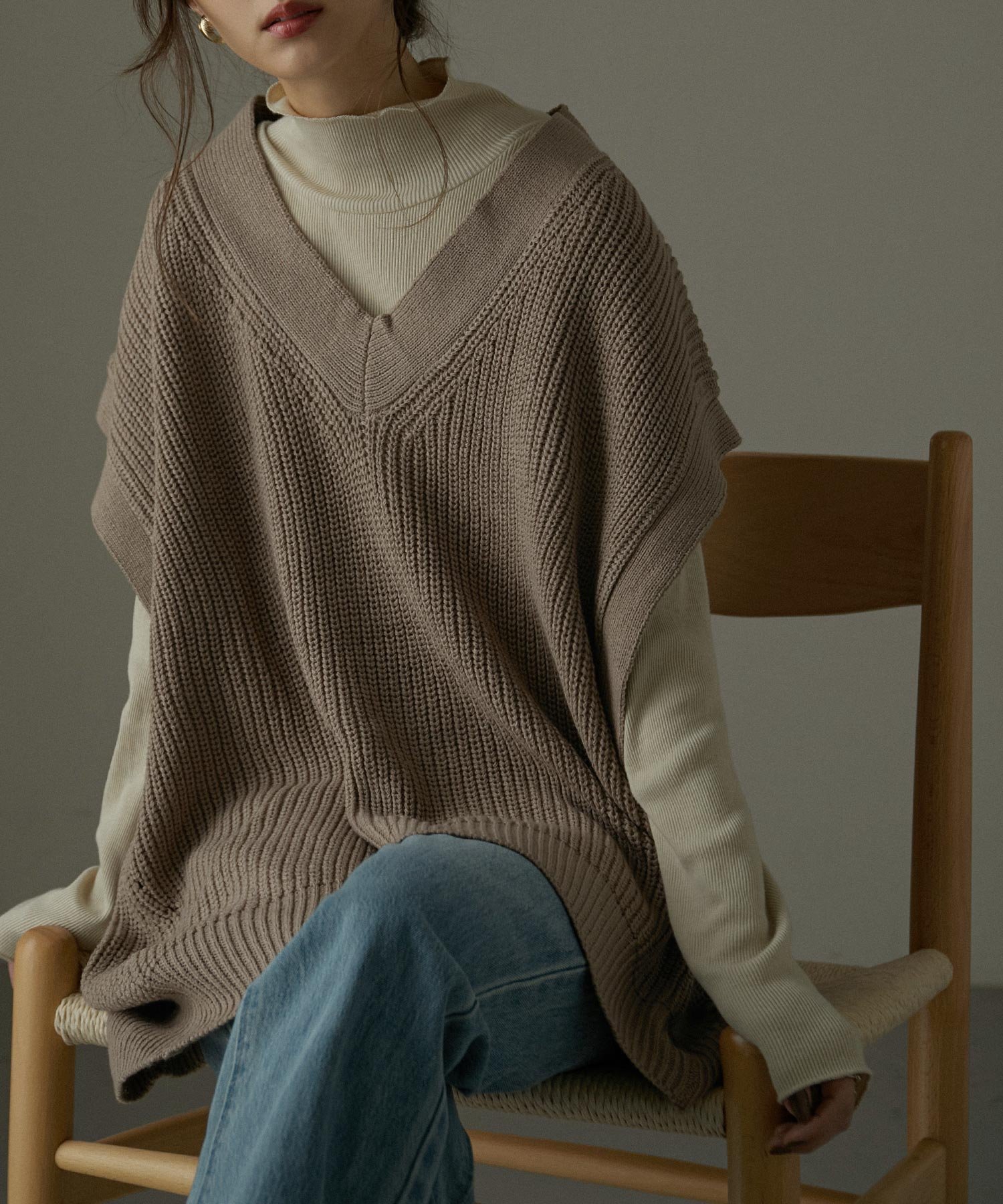 【ビーフラット/bflat】のVネックオーバーサイズニットベスト インテリア・キッズ・メンズ・レディースファッション・服の通販 founy(ファニー)  ファッション Fashion レディースファッション Fashion for Women アウター Coat / Outerwear Collection トップス・カットソー Cut & Sew Tops ニット Knit Tops & Sweaters ベスト&ジレ / 重ね着スタイル Vests & Gilets Vネックトップス V-Neck Tops / V-Cut Neckline Shirts インナー Innerwear タートル Turtleneck, Turtle Collar トレンド Trend, Trending Now ハイネック High Neck, Mock Neck ビッグ Big, Oversized ベスト Vest, Waistcoat ロング Long, Long-Length モカ|ID: prp329100004736660 ipo3291000000034298776