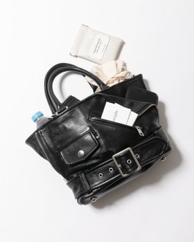 【ビューティフル ピープル/beautiful people】のexcerption riders kids tote bag 人気、トレンドファッション・服の通販 founy(ファニー) ファッション Fashion レディースファッション Fashion for Women アウター Coat / Outerwear Collection ライダースジャケット / レザースタイル Riders Jackets & Biker Style バッグ Bags オイル Body Oil ショルダー Shoulder, Shoulder Strap チェーン Chain, Chain Strap ハンド Hand, Handmade フォルム Silhouette, Form ポケット Pocket, Pocket Detail ライダース Riders ライダースジャケット Riders, Biker Jacket エレガント 上品 Elegant 定番 Standard, Basic Item |ID:prp329100004736864