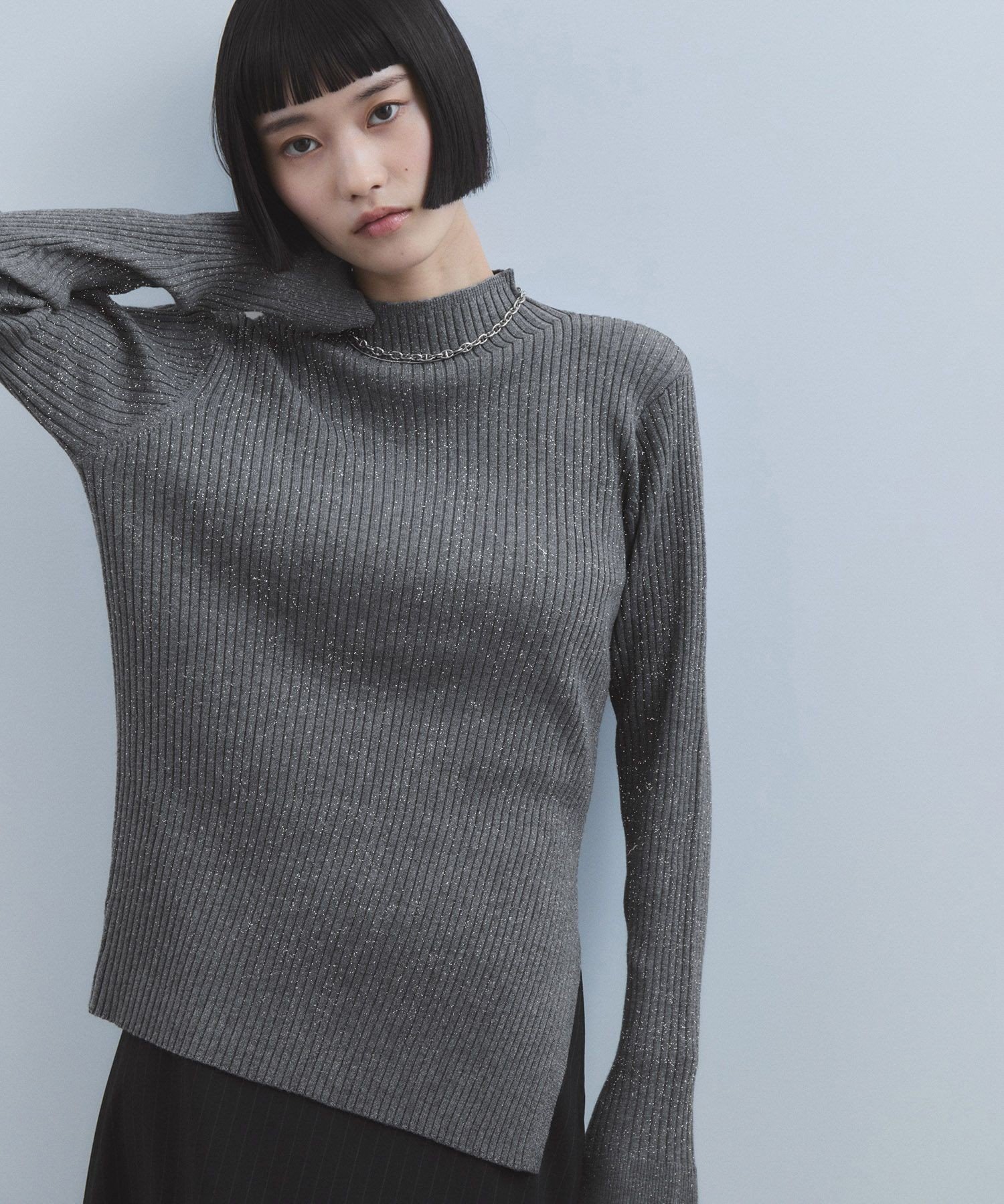 【アダム エ ロペ/ADAM ET ROPE'】の【WEB限定】・【定番人気】ハイネックラメニットプルオーバー インテリア・キッズ・メンズ・レディースファッション・服の通販 founy(ファニー) ファッション Fashion レディースファッション Fashion for Women トップス・カットソー Cut & Sew Tops ニット Knit Tops & Sweaters カジュアルプルオーバー・ニットトップス Pullovers & Knit Tops / Casual Pullovers ウォッシャブル Machine Washable シンプル Simple, Minimal スラックス Slacks, Dress Pants スリット Slit, Slit Detail デニム Denim, Jeans Material 定番 Standard, Basic Item 人気 Popular, Best Seller ハイネック High Neck, Mock Neck フロント Front, Front Design ベーシック Basic, Essential ポケット Pocket, Pocket Detail A/W・秋冬 Autumn/Winter 2026年 2026 グレー系(09)|ID: prp329100004736945 ipo3291000000034883835
