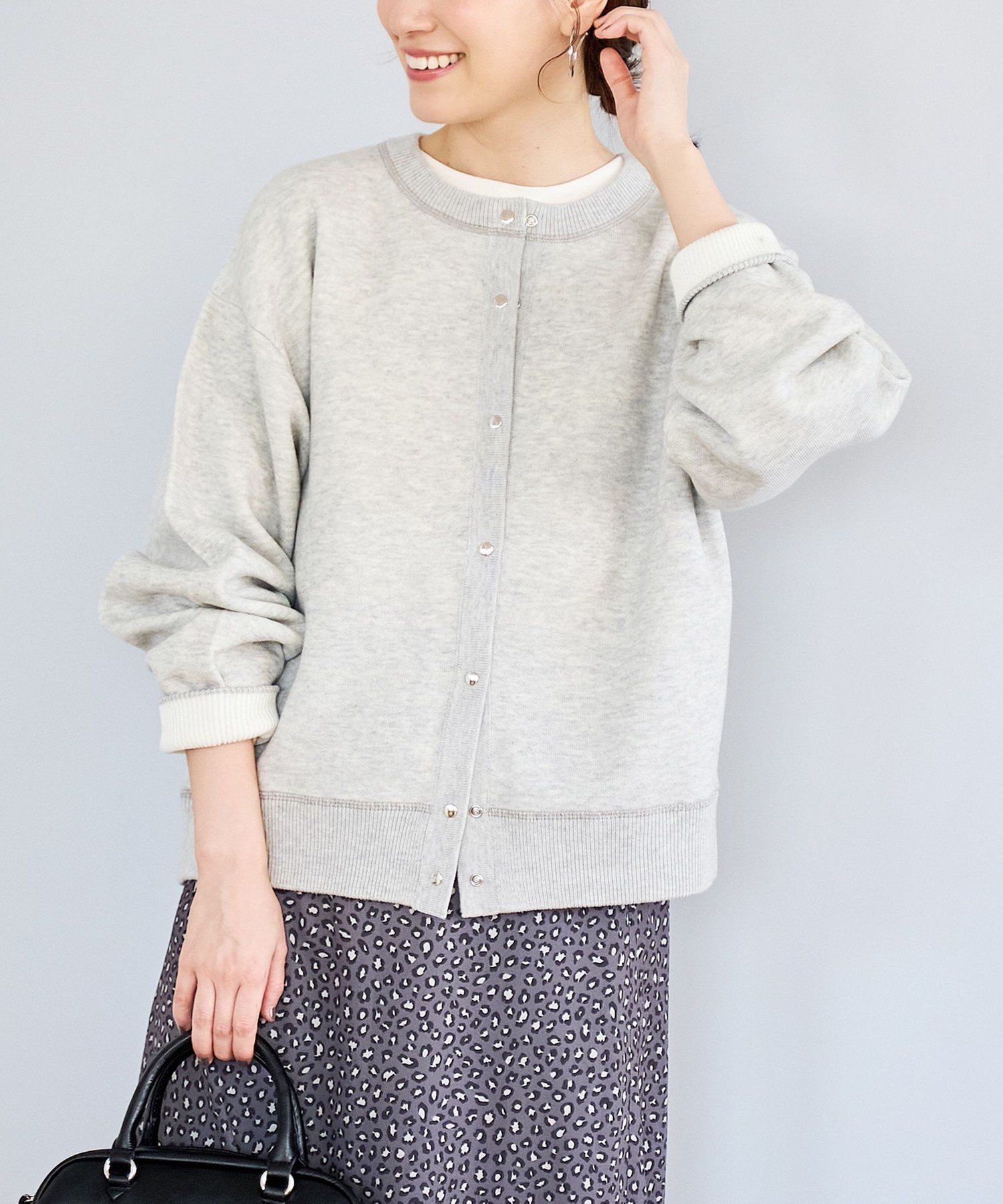 【コーエン/COEN】のスウェットライク2wayニットカーディガン インテリア・キッズ・メンズ・レディースファッション・服の通販 founy(ファニー) 　ファッション　Fashion　レディースファッション　Fashion for Women　トップス・カットソー　Cut & Sew Tops　ニット　Knit Tops & Sweaters　カーディガン・羽織り　Layered Style Cardigans　レディースパーカー・カジュアルフーディー　Casual Hoodies & Sweatshirts　スウェット・クルーネックトップス　Sweatshirts & Crewnecks / Relaxed Fit Sweat Tops　オレンジ　Orange　カーディガン　Cardigan, Knitwear　シンプル　Simple, Minimal　スウェット / スエット　Sweatshirt, Sweatwear　スニーカー　Sneakers, Trainers　スポーティ　Sporty, Casual Athletic　タートルネック　Turtleneck, High Neck　トレンド　Trend, Trending Now　人気　Popular, Best Seller　フロント　Front, Front Design　ベーシック　Basic, Essential　ボトム　Bottoms, Lower Wear　ポケット　Pocket, Pocket Detail　リバーシブル　Reversible, Two-Sided　リラックス　Relax, Relaxed Fit　おすすめ　Recommended / Our Picks　LT.GRAY|ID: prp329100004737127 ipo3291000000034575337