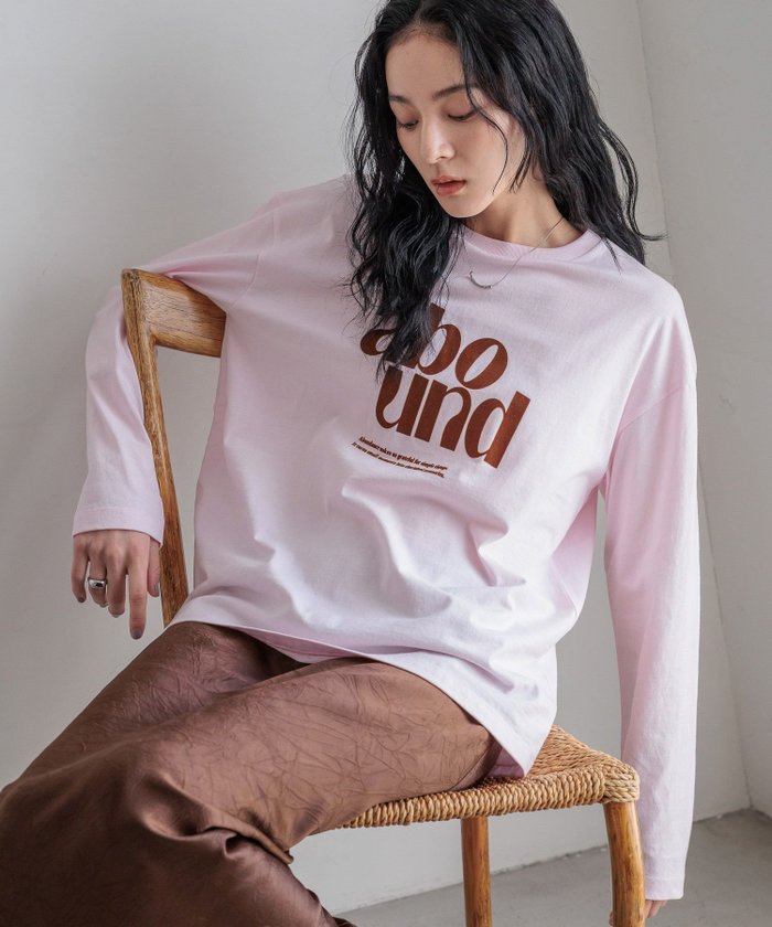 【ローリーズファーム/LOWRYS FARM】のプリントロゴTシャツLS インテリア・キッズ・メンズ・レディースファッション・服の通販 founy(ファニー) https://founy.com/ ファッション Fashion レディースファッション Fashion for Women トップス・カットソー Cut & Sew Tops シャツ・ブラウス・オフィスカジュアル Elegant Blouses & Button-Ups ロングTシャツ・Tシャツ Longline T-Shirts & Tees 2025年 2025 2025-2026秋冬・A/W Autumn/Winter 2025–26 AW25–26 おすすめ Recommended / Our Picks インナー Innerwear ジャケット Jacket, Outerwear プリント Print, Printed Pattern ワイド Wide, Wide Fit ワンポイント One Point, Statement Accent 定番 Standard, Basic Item 秋 Autumn |ID: prp329100004737949 ipo3291000000034331702