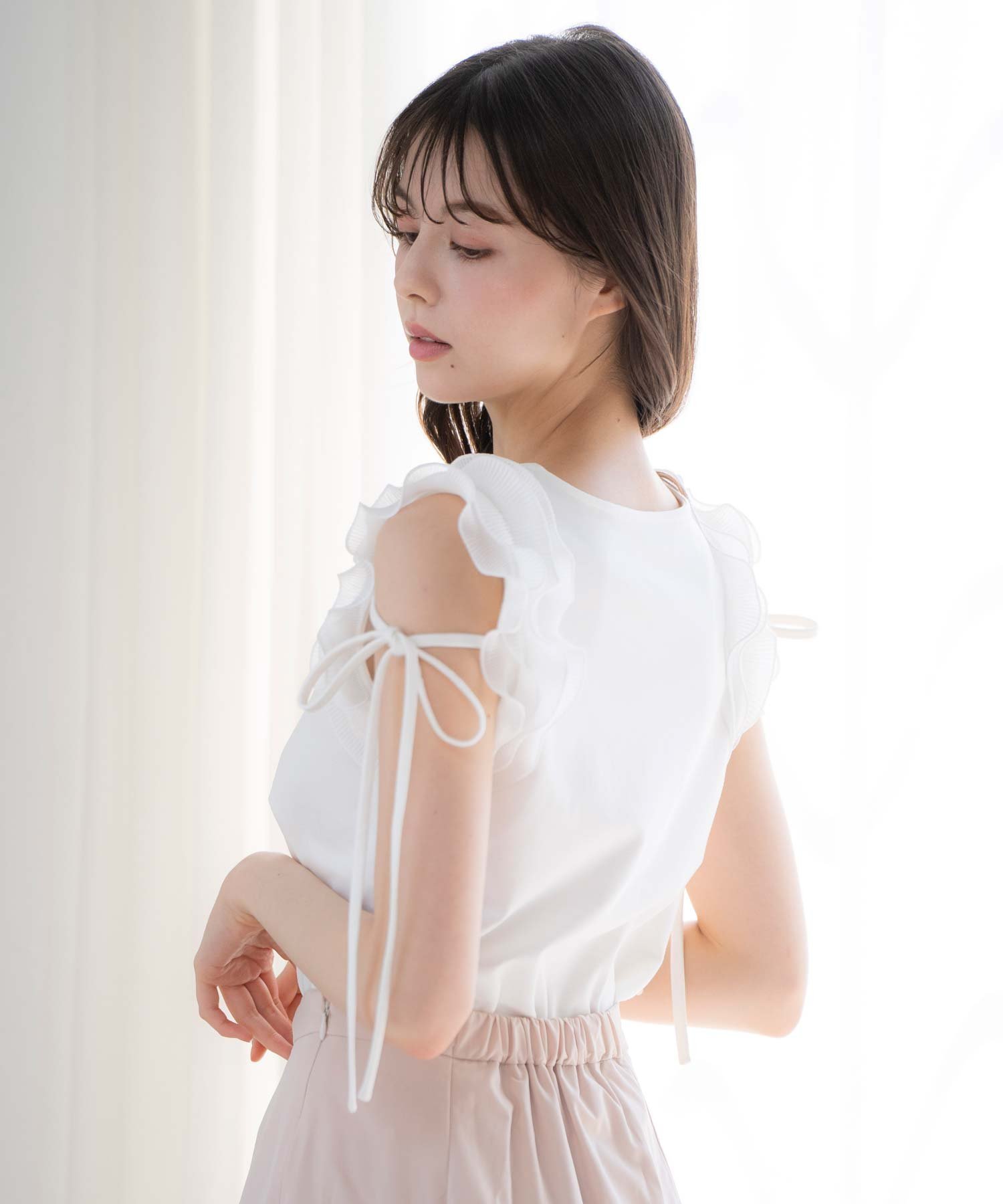 【ノエラ/Noela】のショルダーフリルカットソー インテリア・キッズ・メンズ・レディースファッション・服の通販 founy(ファニー) 　ファッション　Fashion　レディースファッション　Fashion for Women　トップス・カットソー　Cut & Sew Tops　カットソー・ベーシックTシャツ　Cut-and-Sewn Tops / Stretch Tees & Basics　おすすめ　Recommended / Our Picks　カットソー　Cut and Sewn Top　フリル　Frill, Ruffle　プリーツ　Pleats, Pleated　ポケット　Pocket, Pocket Detail　ワイド　Wide, Wide Fit　オフホワイト|ID: prp329100004738003 ipo3291000000034435199