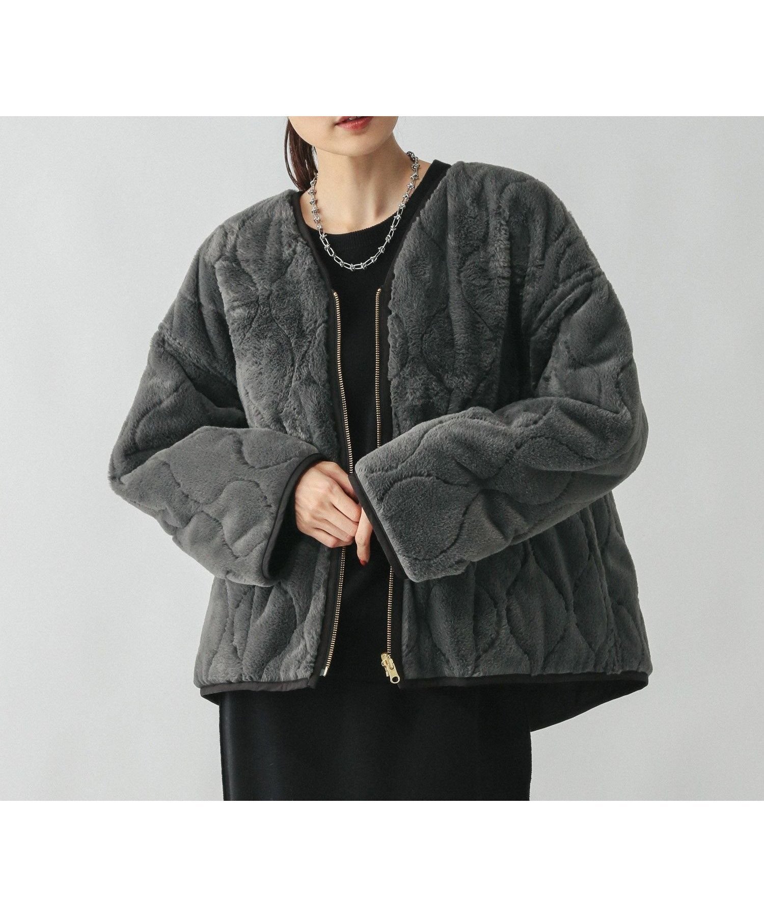 【グローバルワーク/GLOBAL WORK】のリバーシブルファーキルトブルゾン/494074 インテリア・キッズ・メンズ・レディースファッション・服の通販 founy(ファニー) 　ファッション　Fashion　レディースファッション　Fashion for Women　アウター　Coat / Outerwear Collection　ブルゾンジャケット・スポーティアウター　Blouson Jackets　おすすめ　Recommended / Our Picks　インナー　Innerwear　キルト　Quilt, Quilted Fabric　ギャザー　Gathered, Ruffled　タフタ　Taffeta, Structured Fabric　ボトム　Bottoms, Lower Wear　リバーシブル　Reversible, Two-Sided　エレガント 上品　Elegant　チャコール18|ID: prp329100004738004 ipo3291000000034298196