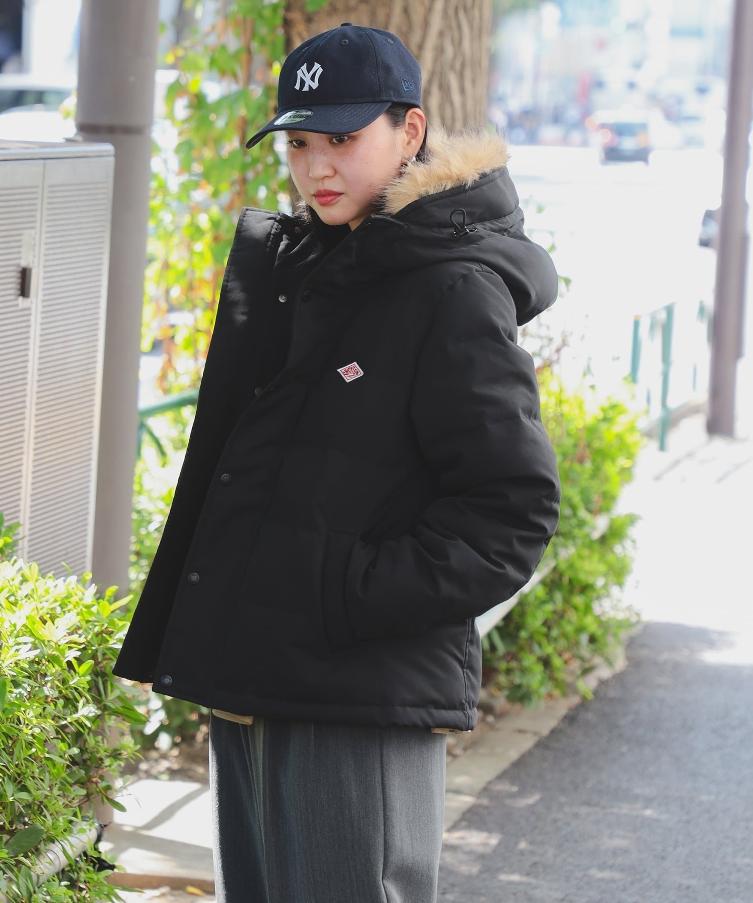 【ビームス ウイメン/BEAMS】の【ダントン/ファー付き/防寒/防風/25AW】DANTON / ポリエステル ダウン ジャケット インテリア・キッズ・メンズ・レディースファッション・服の通販 founy(ファニー) 　ファッション　Fashion　レディースファッション　Fashion for Women　アウター　Coat / Outerwear Collection　レディースジャケット・軽アウター　Jackets　ショート　Short, Short Length　ジャケット　Jacket, Outerwear　スタンダード　Standard, Basic　スラックス　Slacks, Dress Pants　ダウン　Down, Puffer　デニム　Denim, Jeans Material　定番　Standard, Basic Item　フィット　Fit, Slim Fit　防寒　Cold Protection, Winter-Ready　ロング　Long, Long-Length　ワイド　Wide, Wide Fit　冬　Winter / This Winter　おすすめ　Recommended / Our Picks　エレガント 上品　Elegant　090_BLACK|ID: prp329100004738070 ipo3291000000034224268