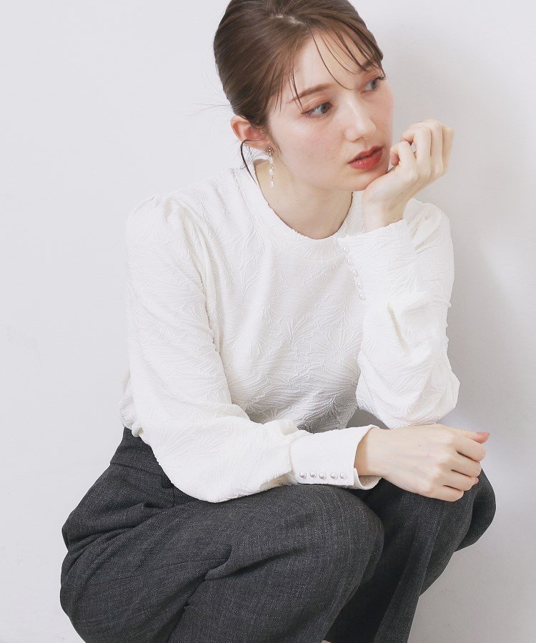 【インデックス/INDEX】のフラワージャカードパフスリーブトップス【洗濯機OK】 人気、トレンドファッション・服の通販 founy(ファニー)  ファッション Fashion レディースファッション Fashion for Women トップス・カットソー Cut & Sew Tops カーディガン Cardigan, Knitwear シンプル Simple, Minimal ジャカード/ジャガード Jacquard, Woven Pattern スタンド Stand Collar, Upright Stand ストレッチ Stretch, Stretchy Fabric スマート Smart, Elegant スリーブ Sleeve, Long Sleeve / Short Sleeve バランス Balance, Style Balance パール Pearl, Pearl Accent フィット Fit, Slim Fit フラワー Flower, Floral エレガント 上品 Elegant  other-1|ID: prp329100004738075 ipo3291000000034296705