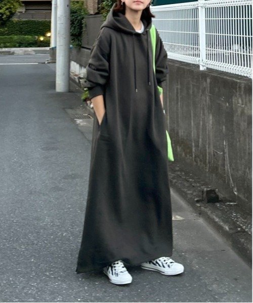 【ノッチ/notch】の【 notch. by KR 】裏起毛フーディワンピース インテリア・キッズ・メンズ・レディースファッション・服の通販 founy(ファニー) 　ファッション　Fashion　レディースファッション　Fashion for Women　ワンピース　Dresses　カーディガン　Cardigan, Knitwear　コラボ　Collaboration, Collab　シンプル　Simple, Minimal　スリット　Slit, Slit Detail　デニム　Denim, Jeans Material　人気　Popular, Best Seller　パーカー　Hoodie, Parka　ポケット　Pocket, Pocket Detail　レギンス　Leggings, Stretch Pants　ロング　Long, Long-Length　おすすめ　Recommended / Our Picks　2024年　2024　2024-2025秋冬・A/W　Autumn/Winter 2024–25 AW24–25　ダークグレー|ID: prp329100004738084 ipo3291000000034224377